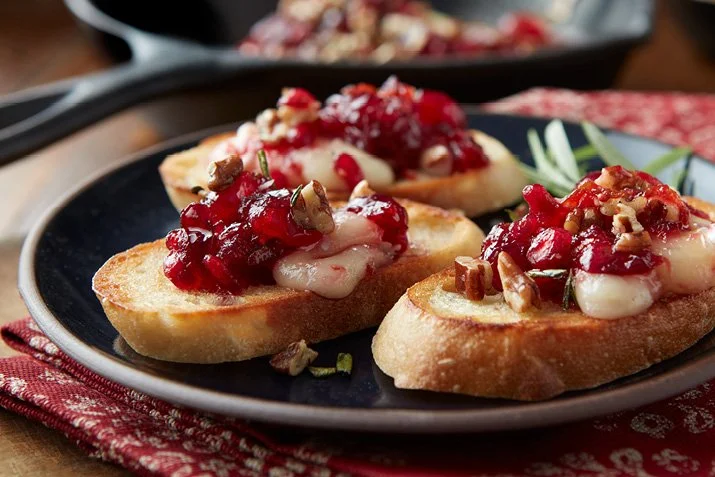 Baked Brie with Cranberries and Pecans
