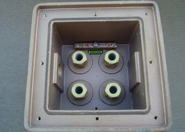 SDB-33 deck box View 1.jpg