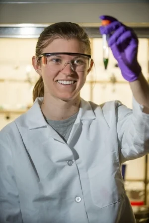 Alison Good working with extracts of algal biomass. Photo credit: Allison Corona, BSU