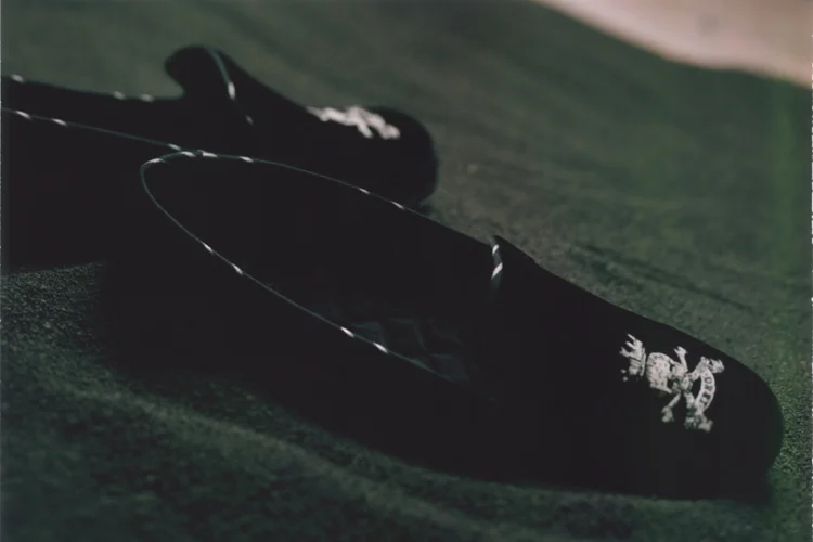 LOGO VELVET SLIPPER — BARKER BLACK display picture 1