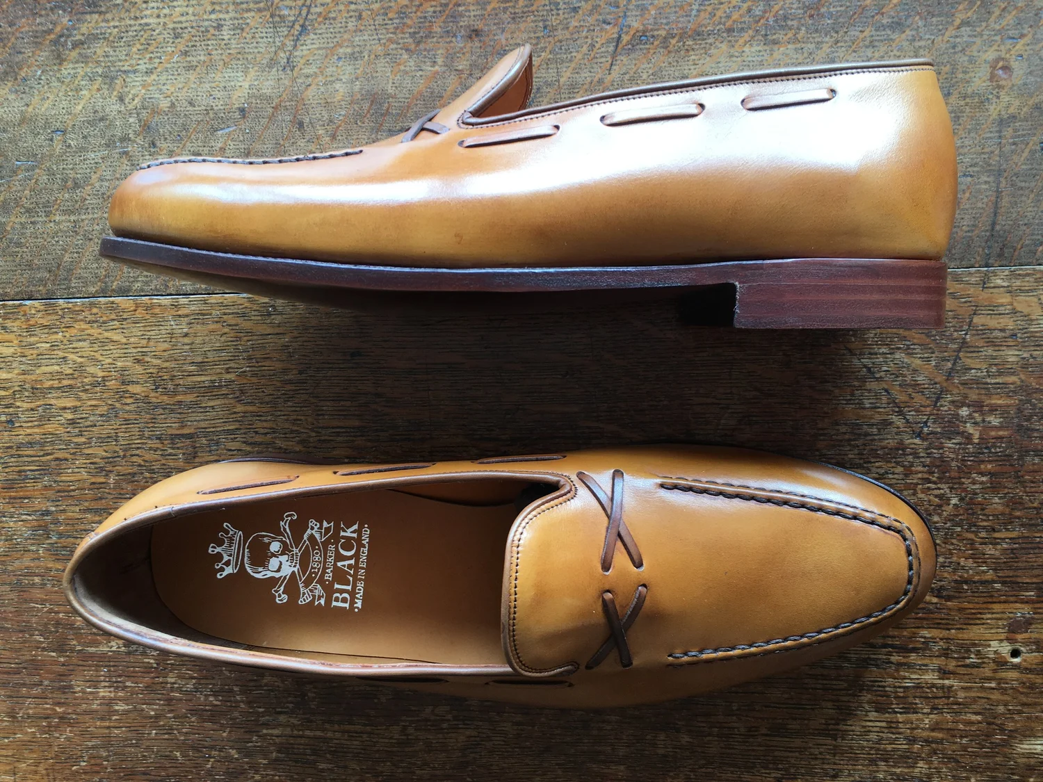 BARKER BLACK LEATHER SHOES SZ 10 M0806_3.jpg?format=2500w main image 2
