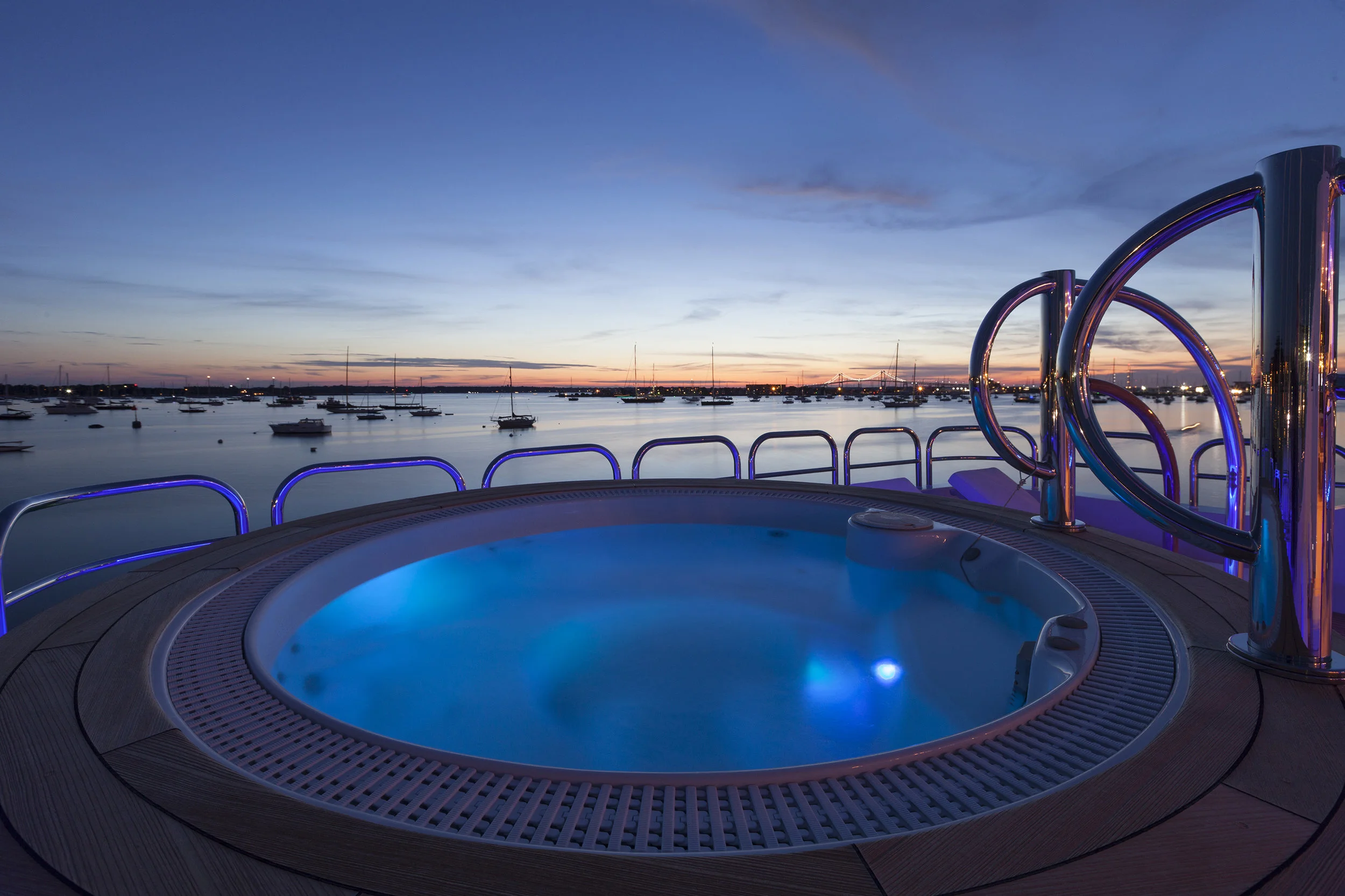 AA-164-JACUZZI.jpg