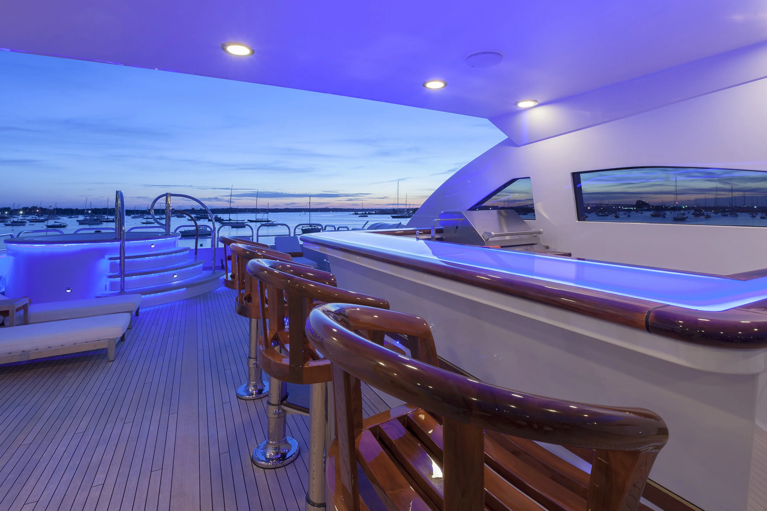 AA-164-UPPER-DECK-BAR.jpg