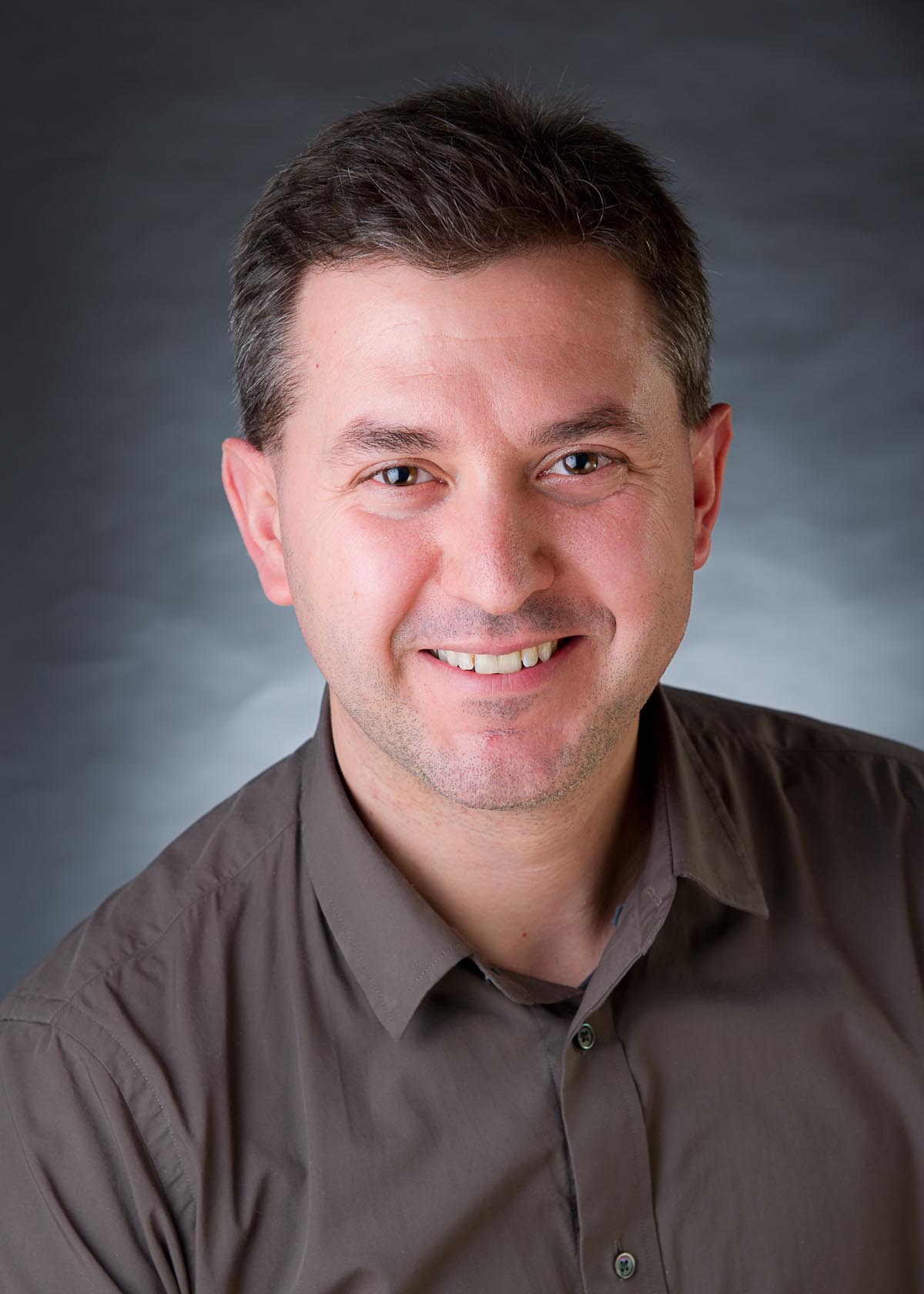 Associate Professor Ivaylo Ivanov Phone : 212-304-6080 Lab Phone : 212-305-8284 Fax : 212-305-1468 Email : ii2137@cumc.columbia.edu Website: www.ivanovlab.com