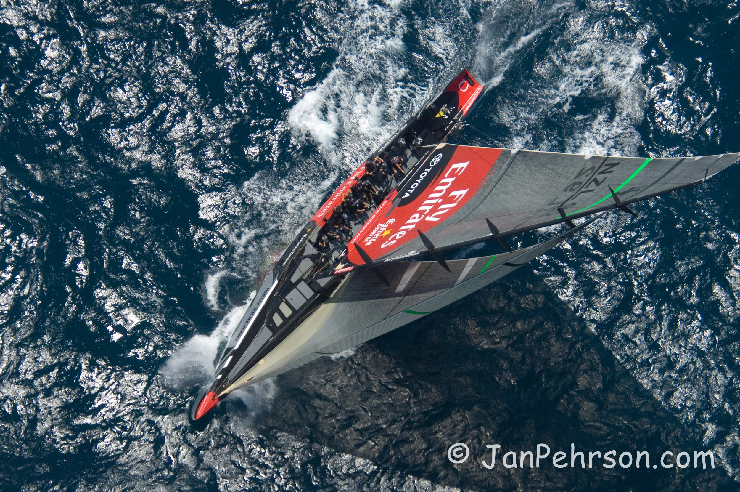 America's Cup Match - Final Race 2007, Alinghi wins over Emirates Team New Zealand by 1 second. The Yacht Emirates Team New Zealand (00256) 
