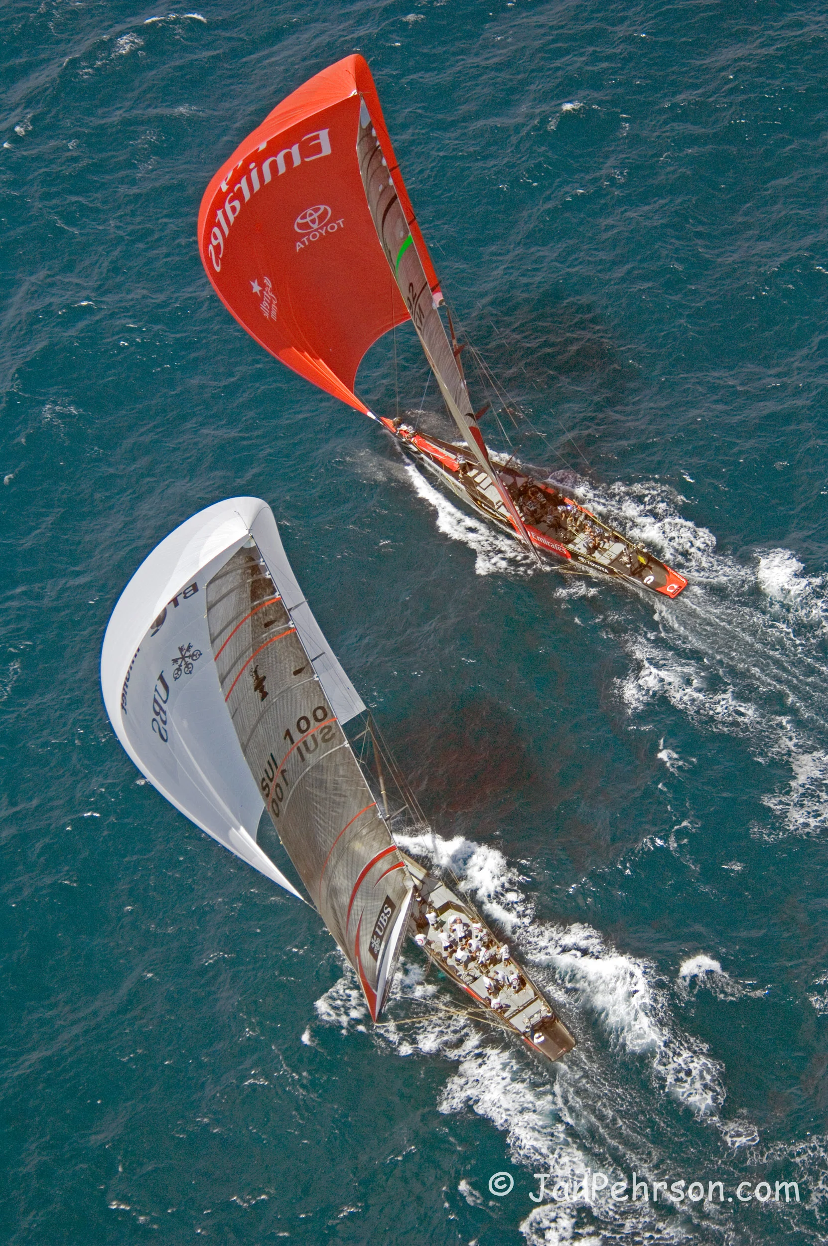 America's Cup Match - Final Race 2007, Alinghi wins over Emirates Team New Zealand by 1 second (00832)