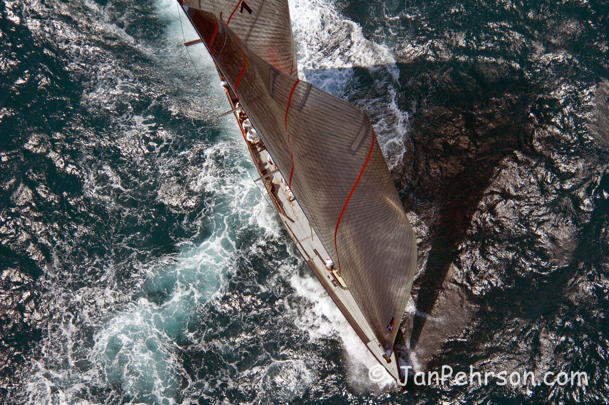 America's Cup Match - Final Race 2007, Alinghi wins over Emirates Team New Zealand by 1 second. The Yacht Alinghi (00191)
