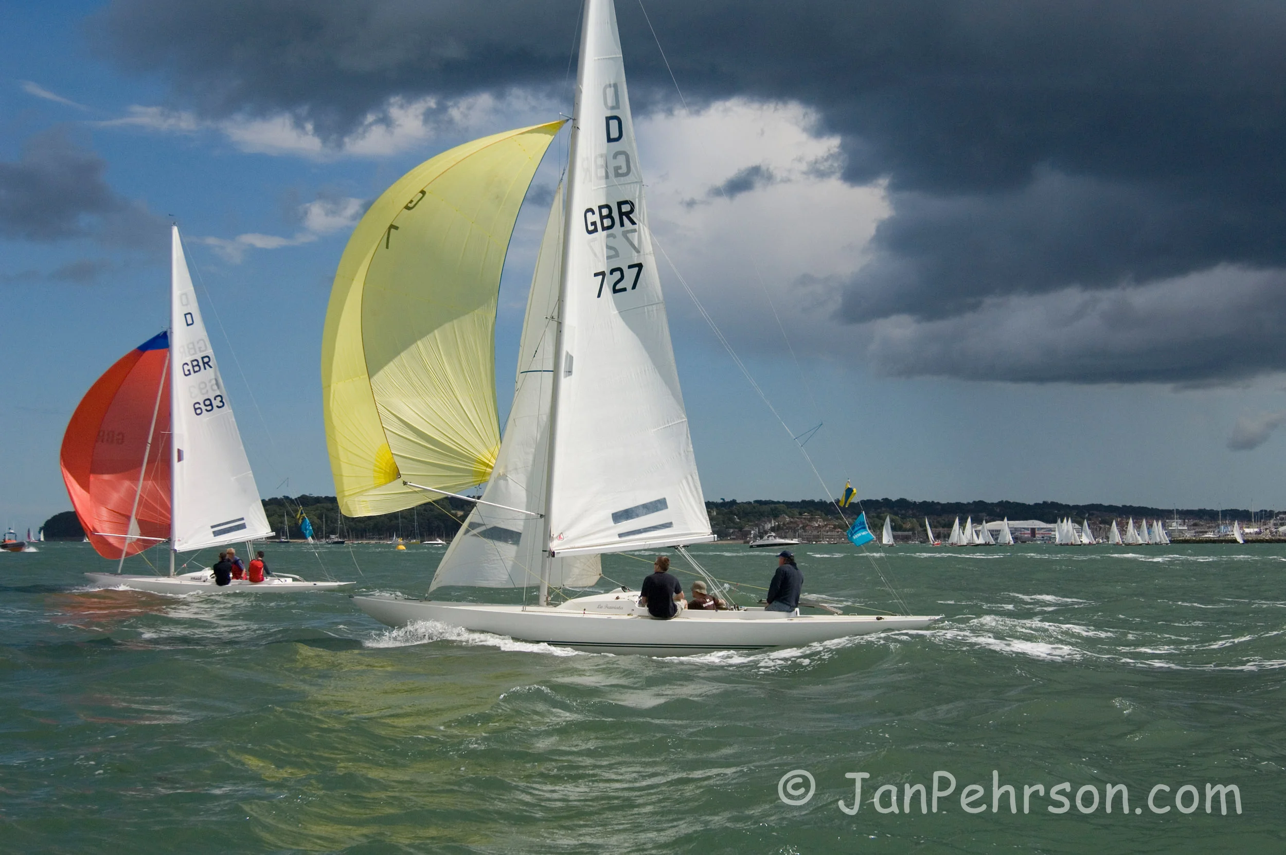 Skandia Cowes Week 2007:  UK: Isle of Wight, Cowes. Race Day 4 -  Dragon Class (01585)