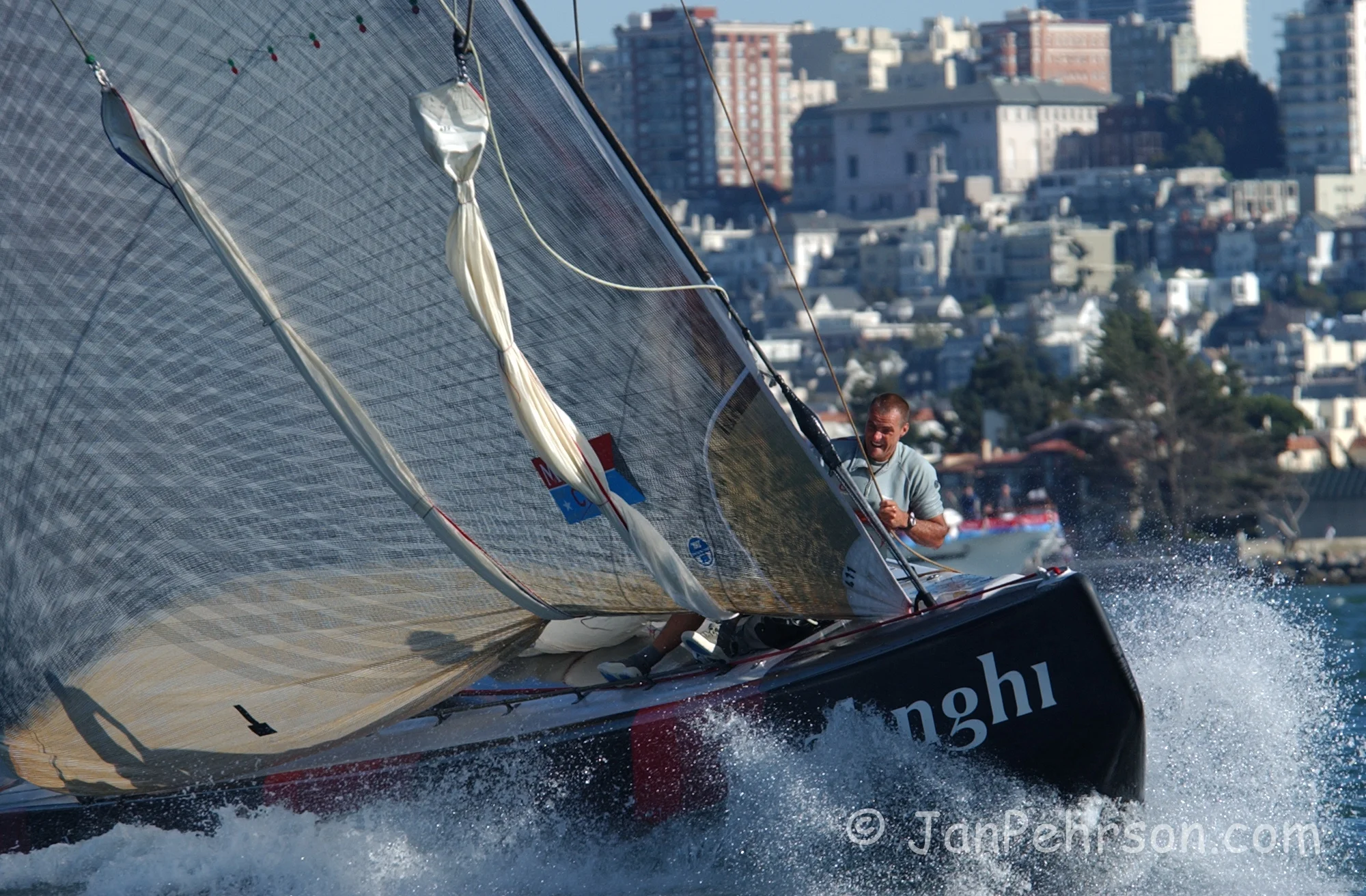 September 2003, San Francisco, CA, MOËT CUP, America’s Cup Winning Yacht Alinghi of Switzerland faces BMW Racing (Oracle) of the USA on the San Francisco Bay (0305)