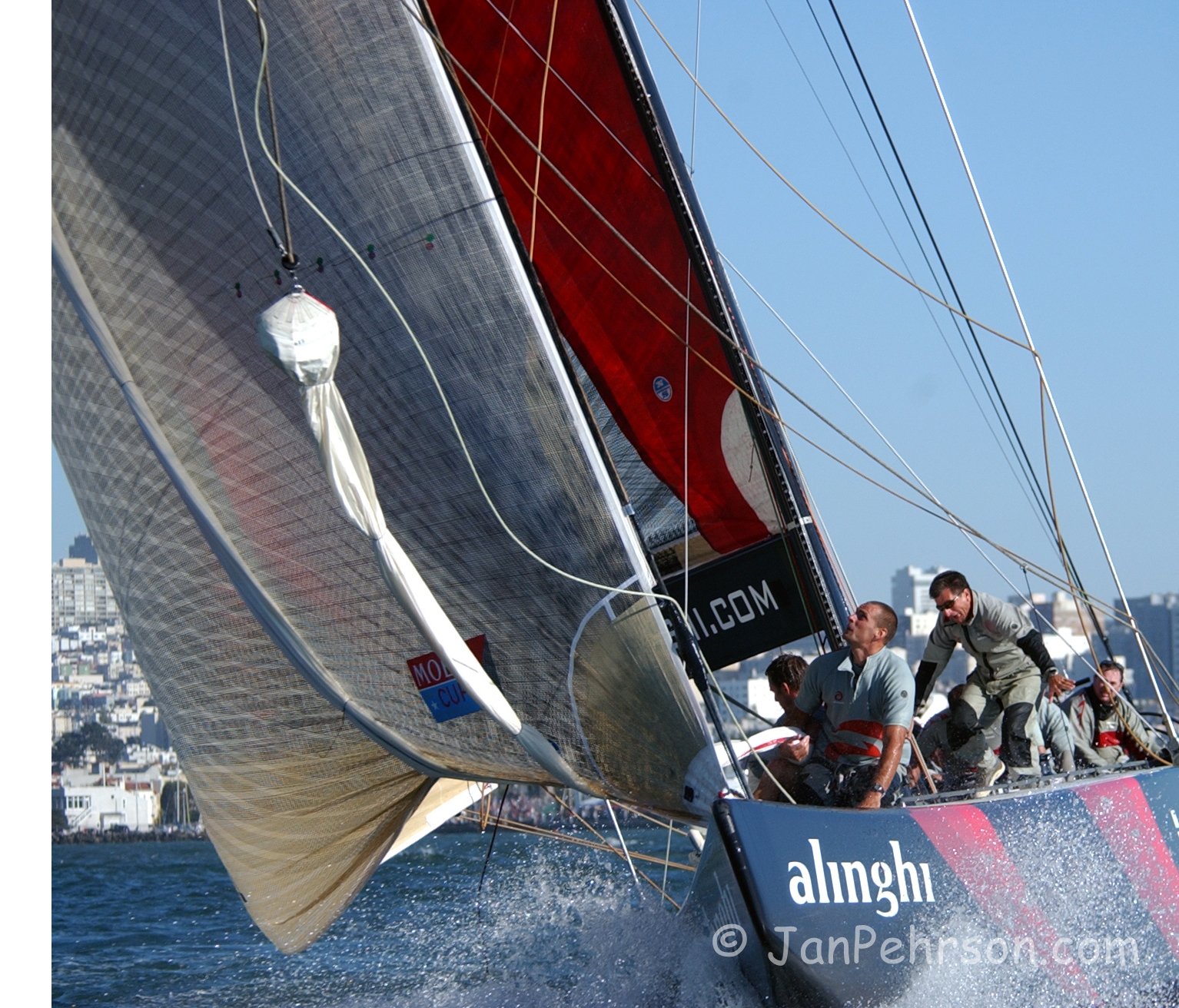 September 2003, San Francisco, CA, MOËT CUP, America’s Cup Winning Yacht Alinghi of Switzerland faces BMW Racing (Oracle) of the USA on the San Francisco Bay (0418)