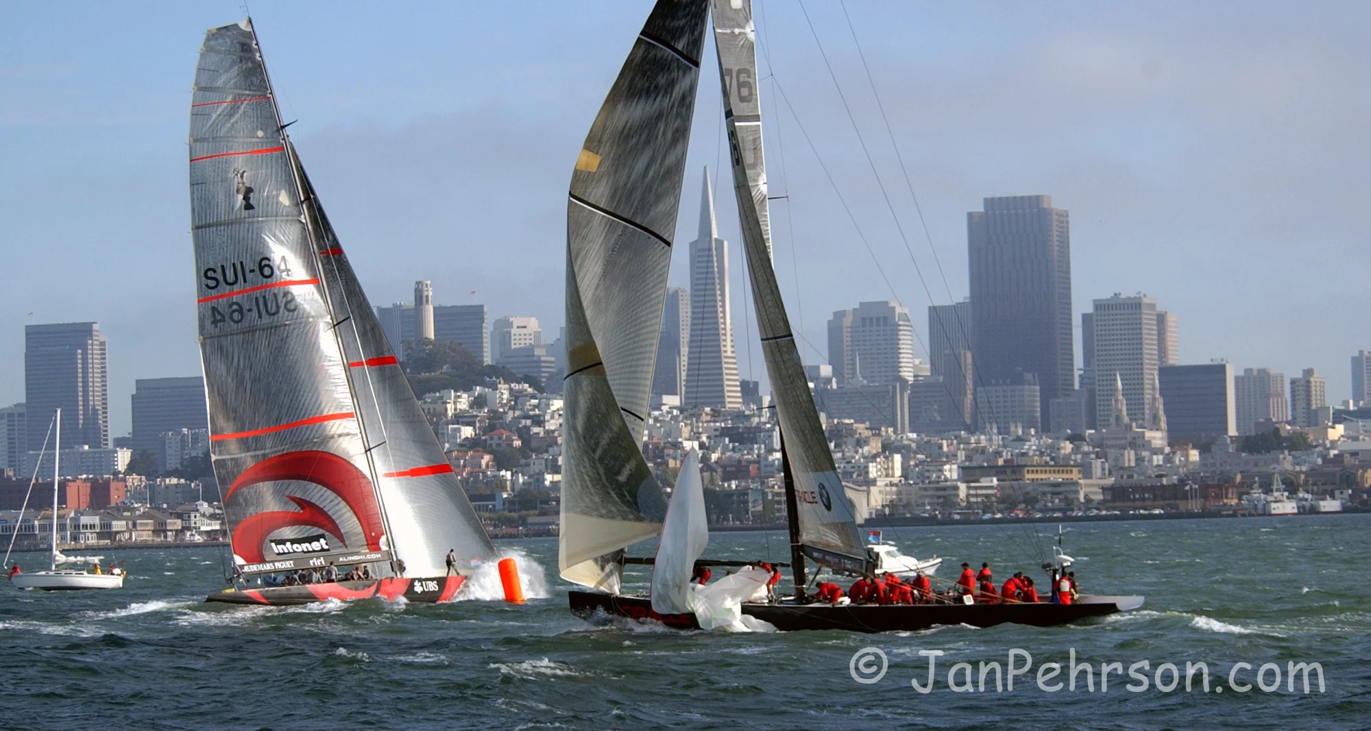 September 2003, San Francisco, CA, MOËT CUP, America’s Cup Winning Yacht Alinghi of Switzerland faces BMW Racing (Oracle) of the USA on the San Francisco Bay (Day1R2_A&O&SanFran)