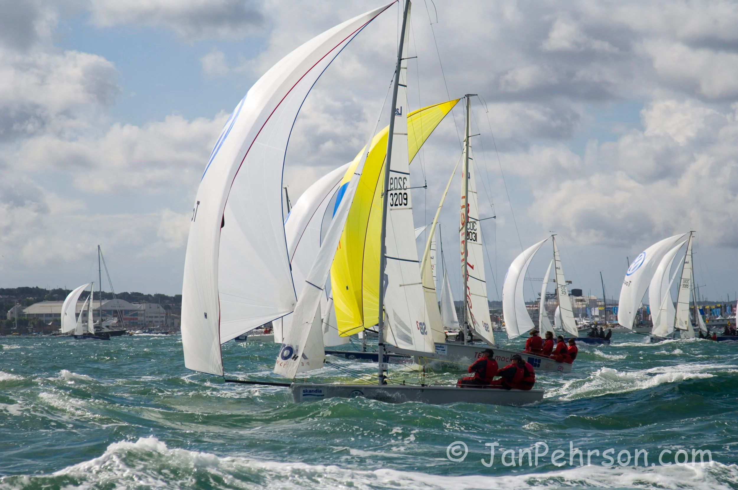 Cowes Race Week 2006 - Laser SB3 Class Downwind Start Day4 (02576)