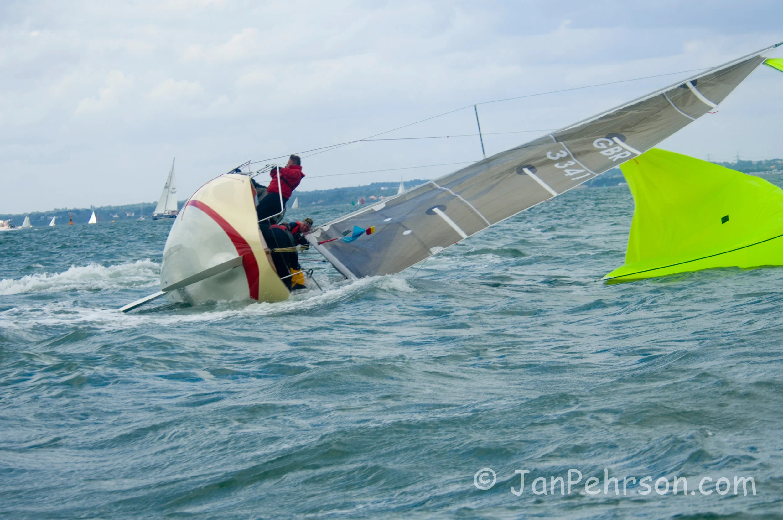 Cowes Race Week 2006 - Boat: Odd Job Class: IRC7 Sail#3341 (0326)