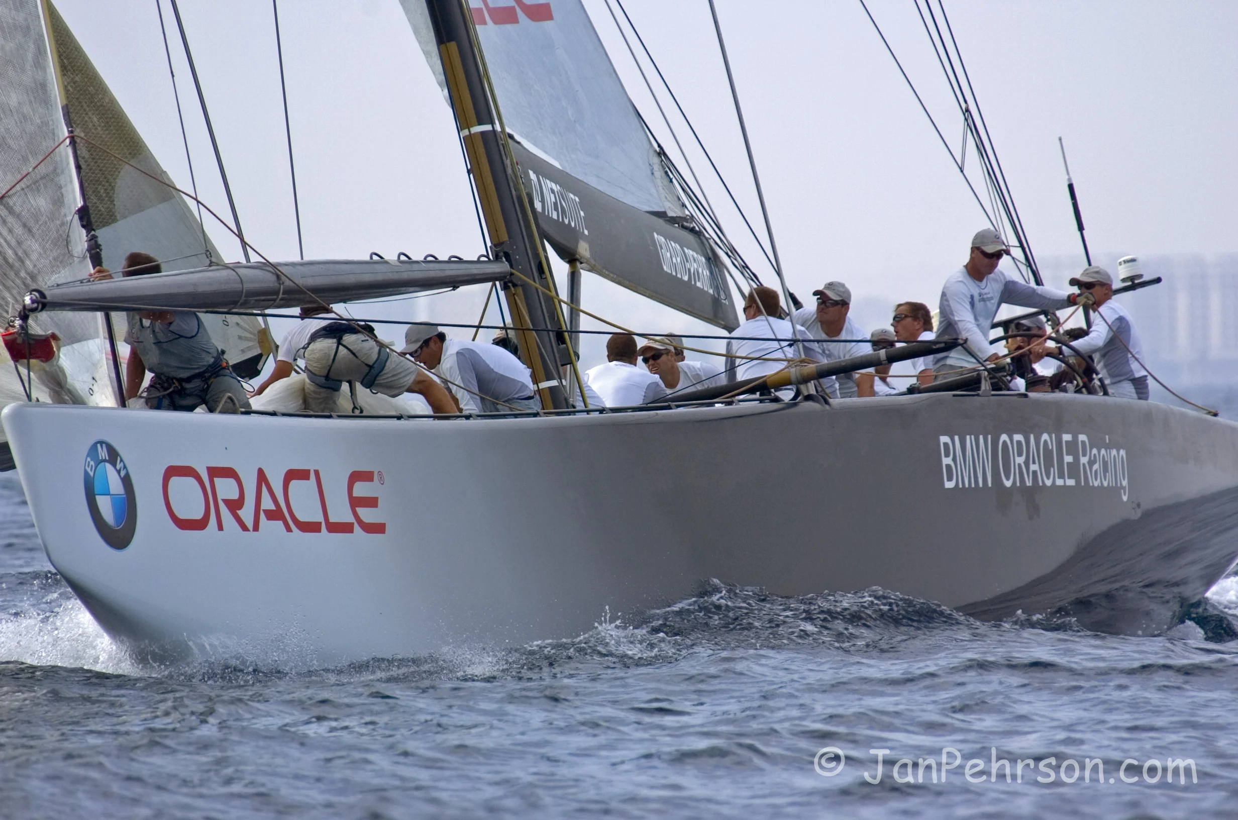 October 2004, Valencia, Spain, Americas Cup Racing, Yacht BMW Oracle Racing (1007_3_0030)