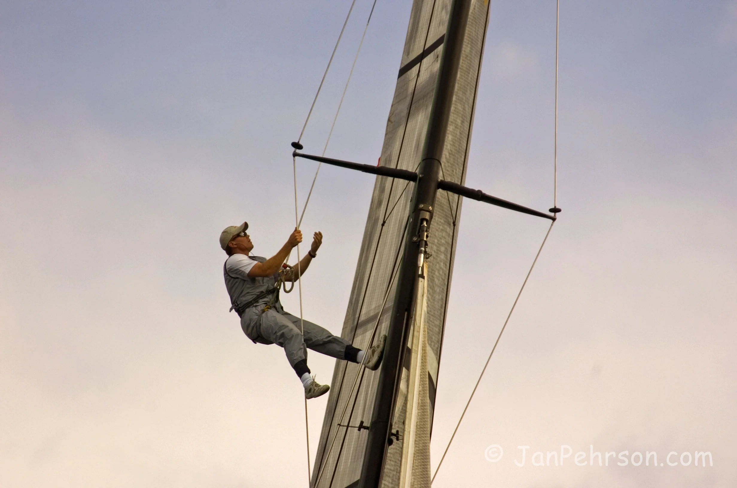 October 2004, Valencia, Spain, Americas Cup Racing, Yacht BMW Oracle Racing (1012_1_0003)