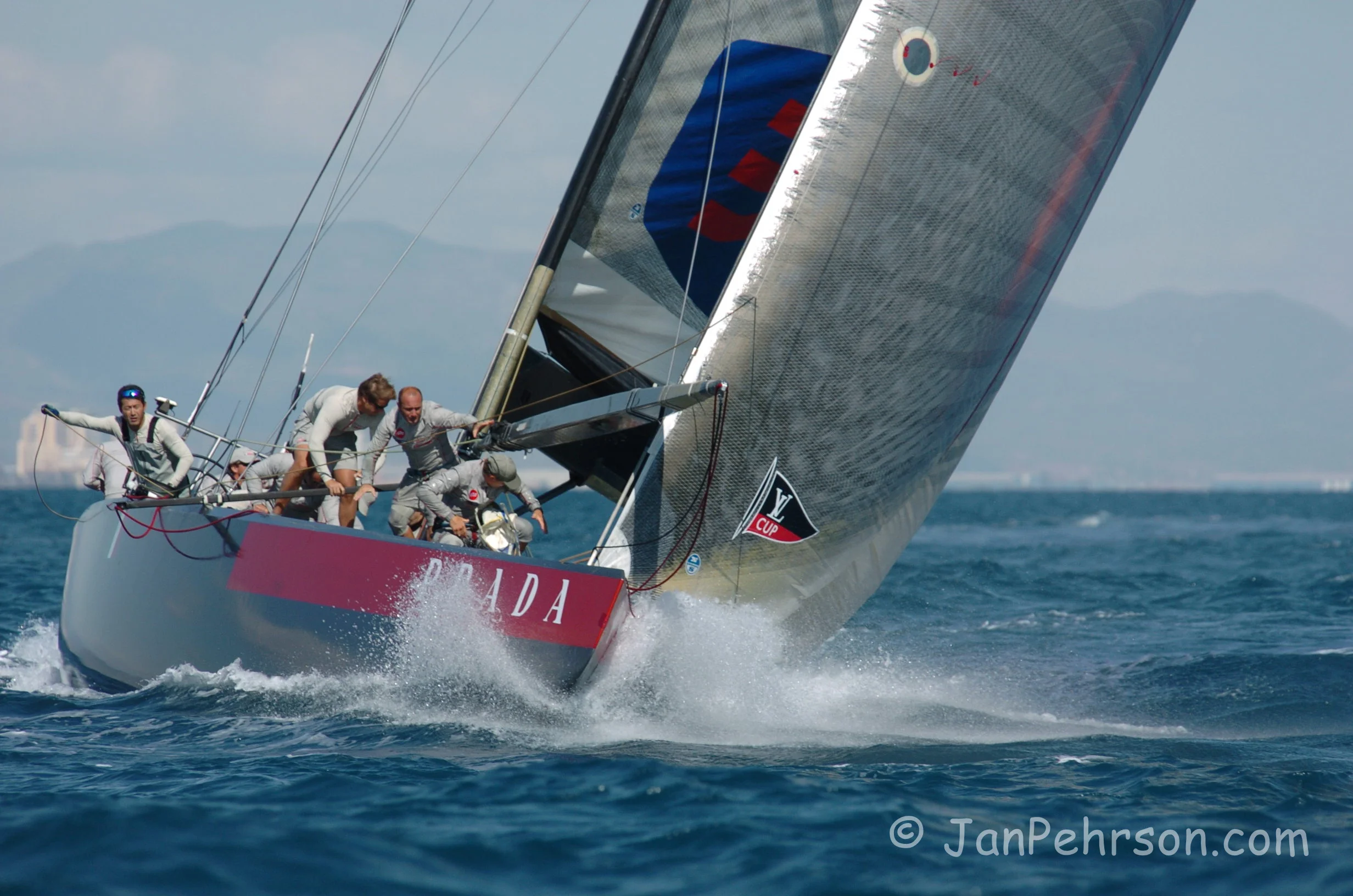 October 2004, Valencia, Spain, Americas Cup Racing, Yacht Luna Rossa (1014_1_0065)