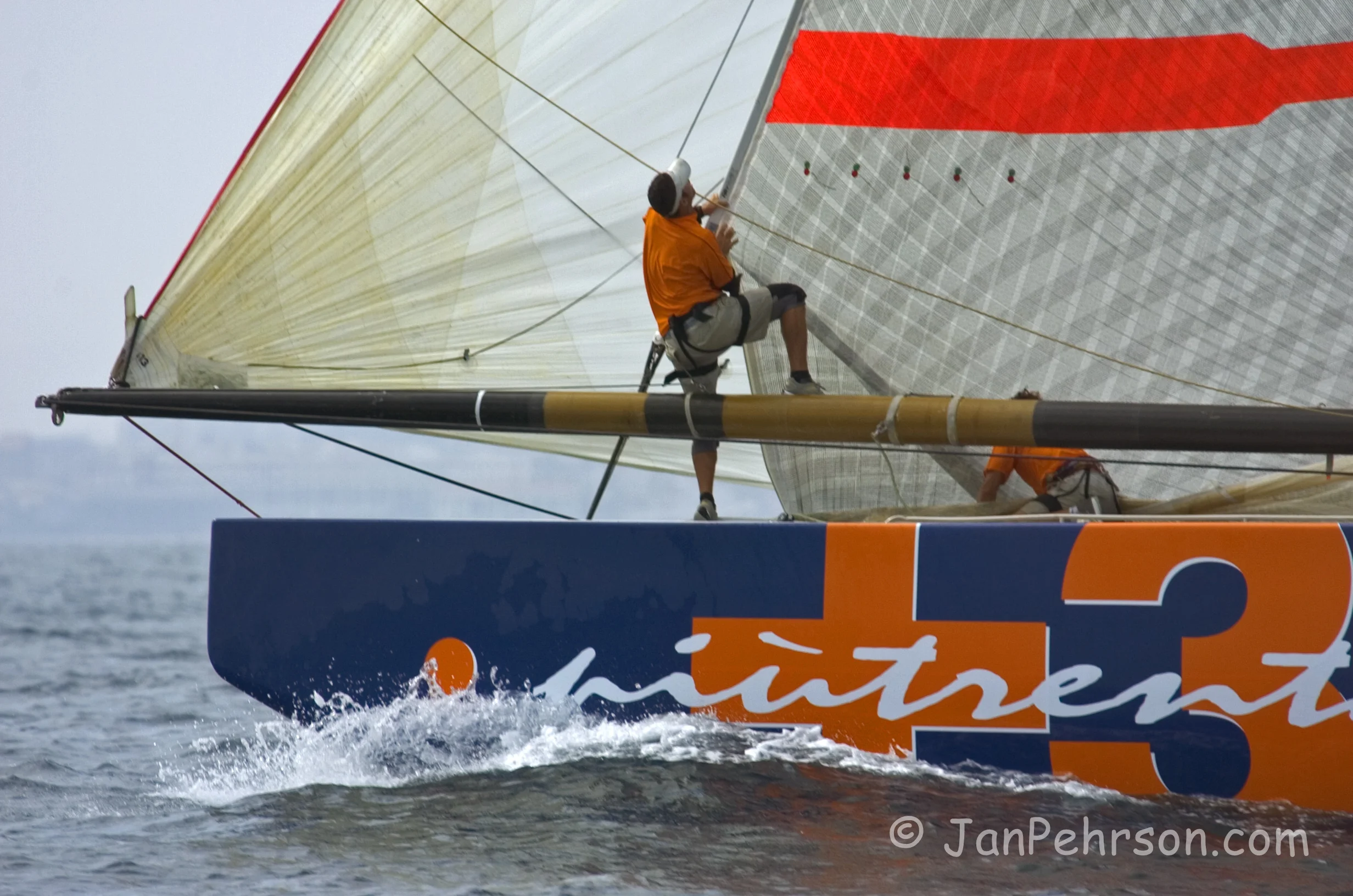 October 2004, Valencia, Spain, Americas Cup Racing, Yacht Plus 39 (1007_3_0021)