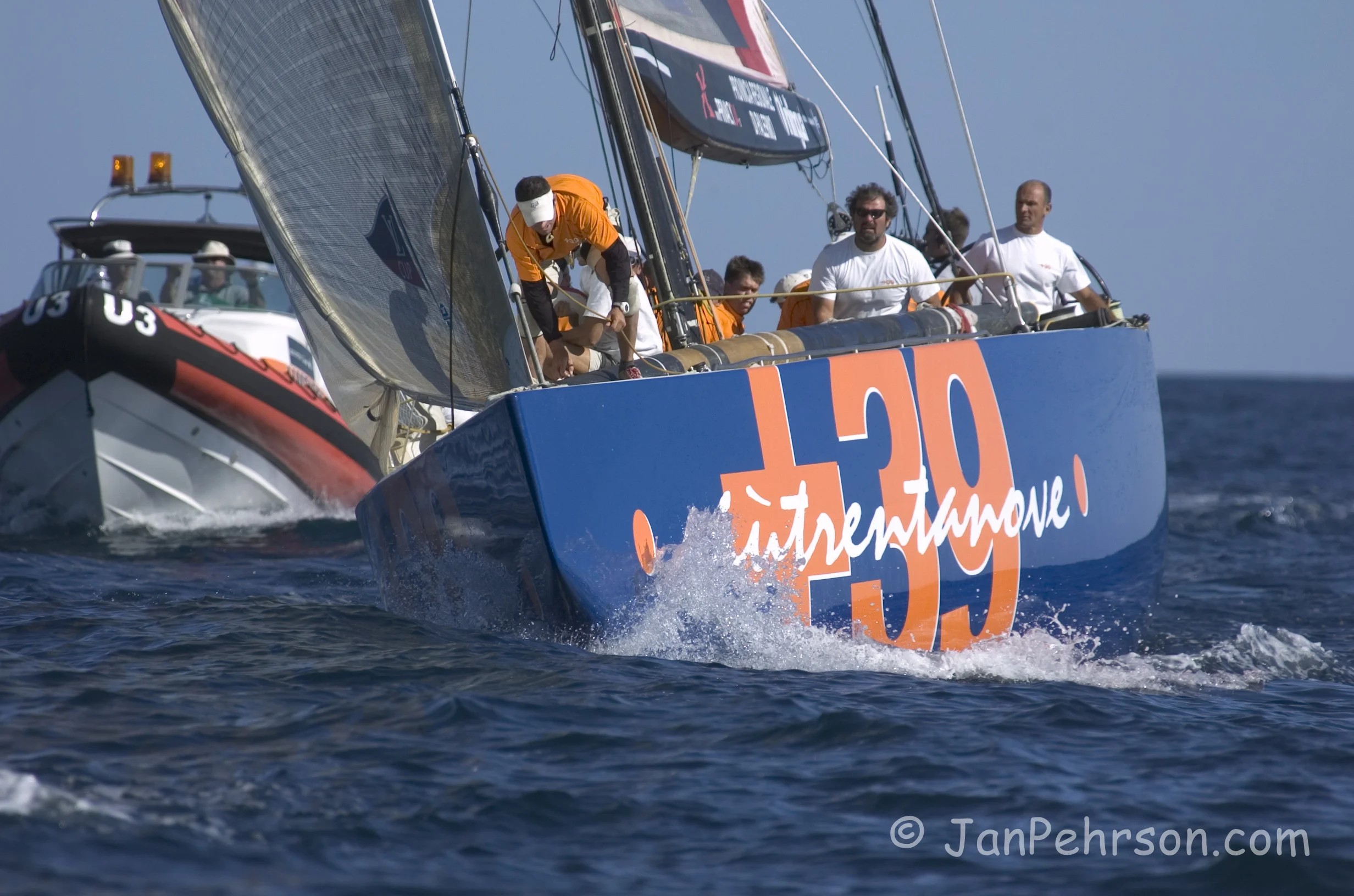 October 2004, Valencia, Spain, Americas Cup Racing, Yacht Plus 39 (1011_3_0038)