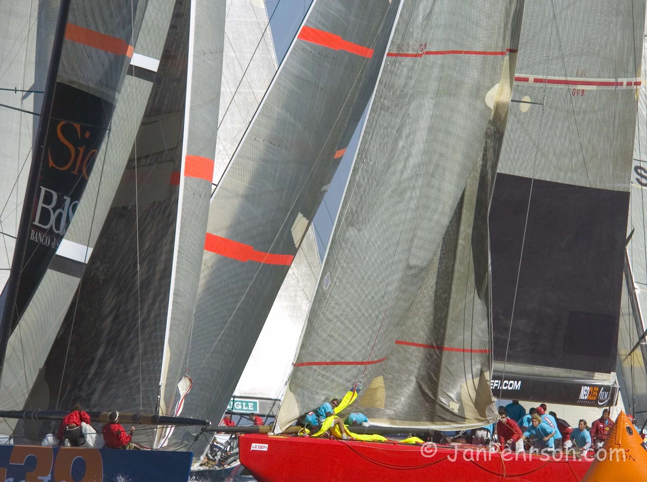 October 2004, Valencia, Spain, Americas Cup Racing, Starts and Fleet Races (1014_1_0040)
