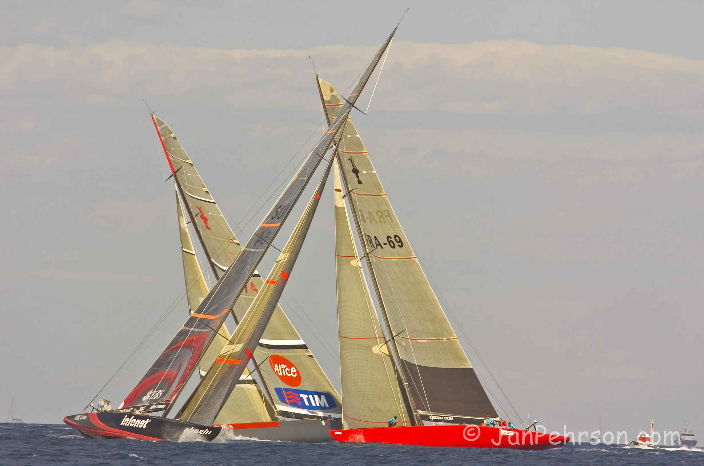 October 2004, Valencia, Spain, Americas Cup Racing, Starts and Fleet Races (1014_2_0033)