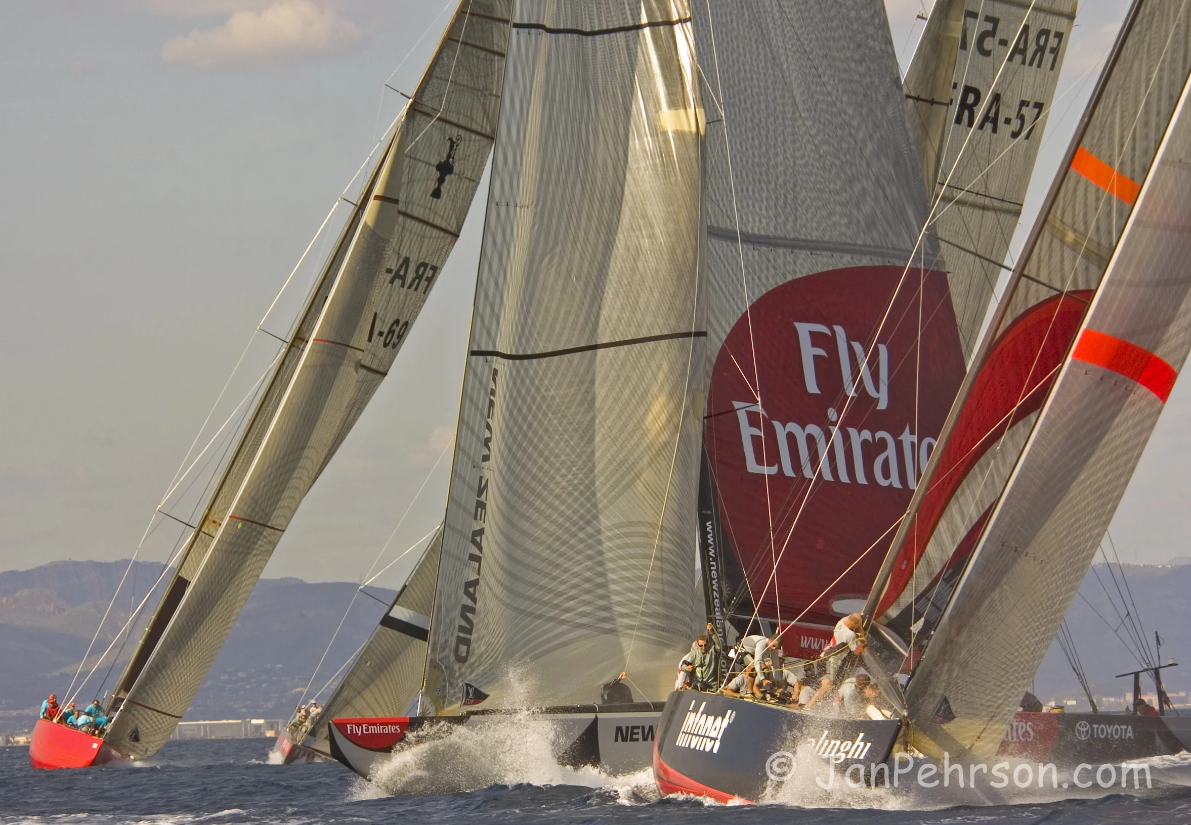 October 2004, Valencia, Spain, Americas Cup Racing, Starts and Fleet Races (1014_2_0039)