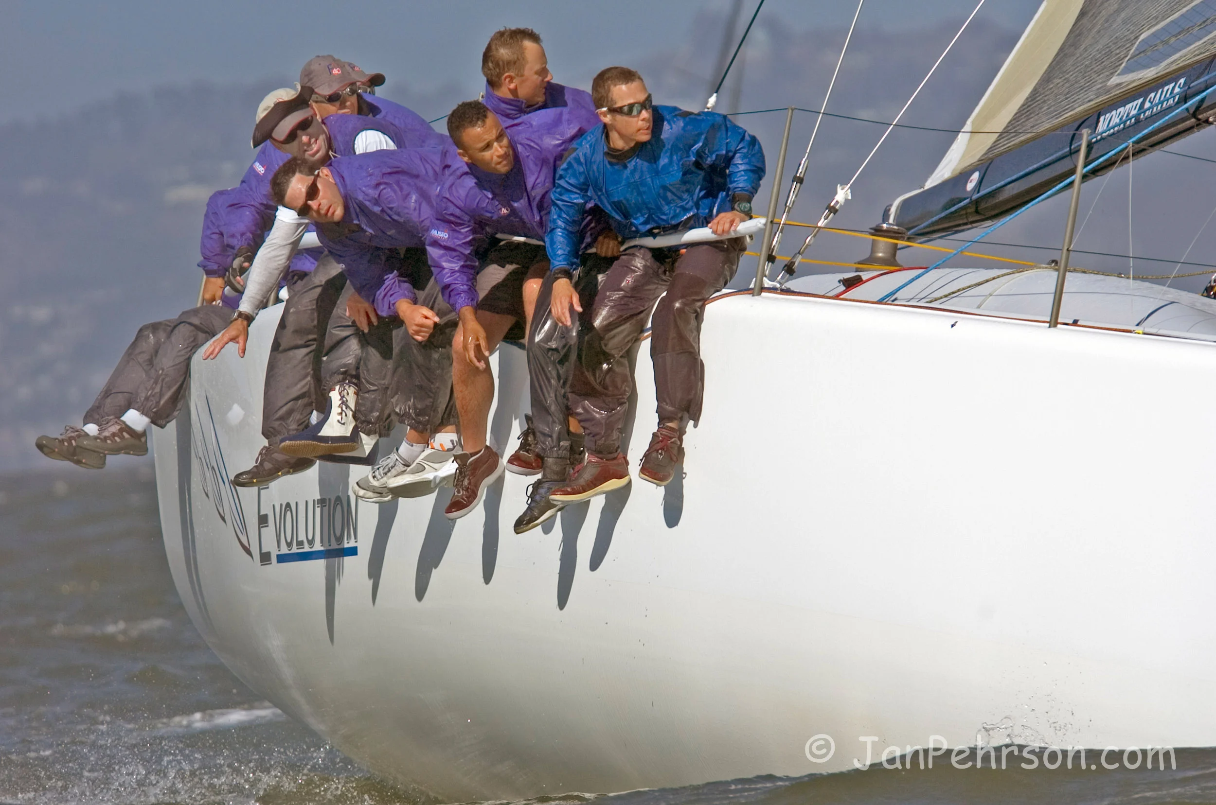 September 2004, San Francisco, California, Farr 40 Class Worlds, Close Ups Crews and Bows (0909_4_0003)