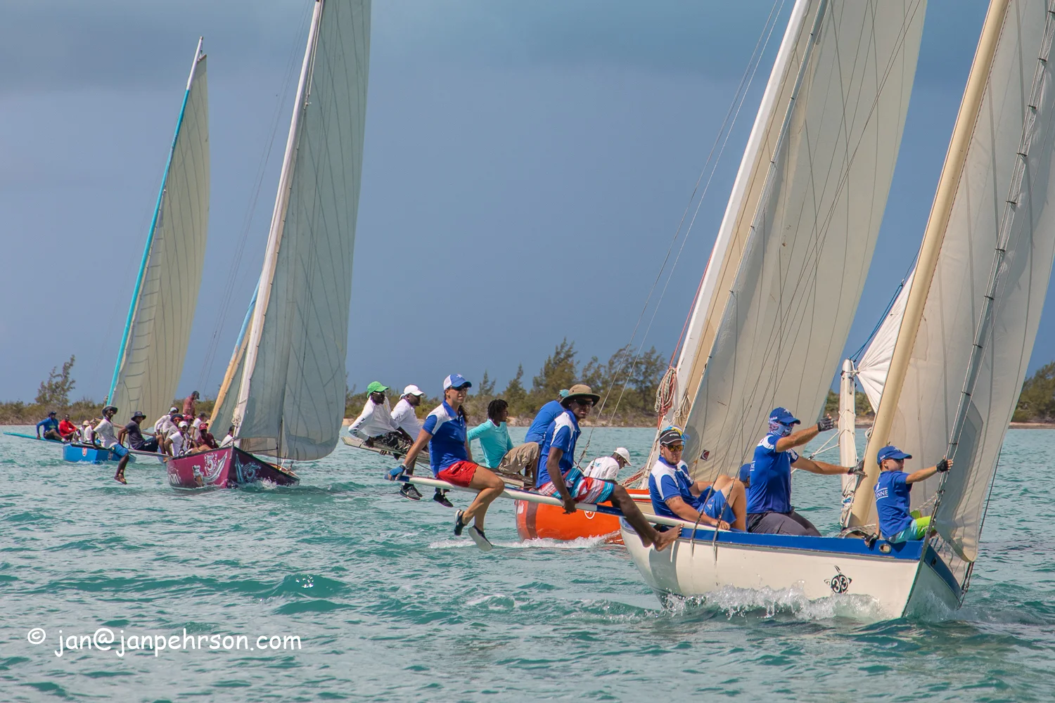 June 2019, Long Island, Bahamas, Long Island Regatta Day 2, B-Class Mark Rounding