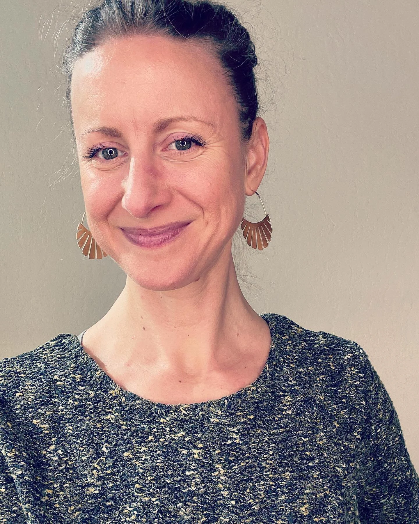 Refined definition of self-care: does what I&rsquo;m about to do include myself?

not me only.
not you only.
but am I factoring myself in? 

#selfcare #selfcarematters #selfcareroutine #takecareofyourself #trustyourself #community #collective #weareo