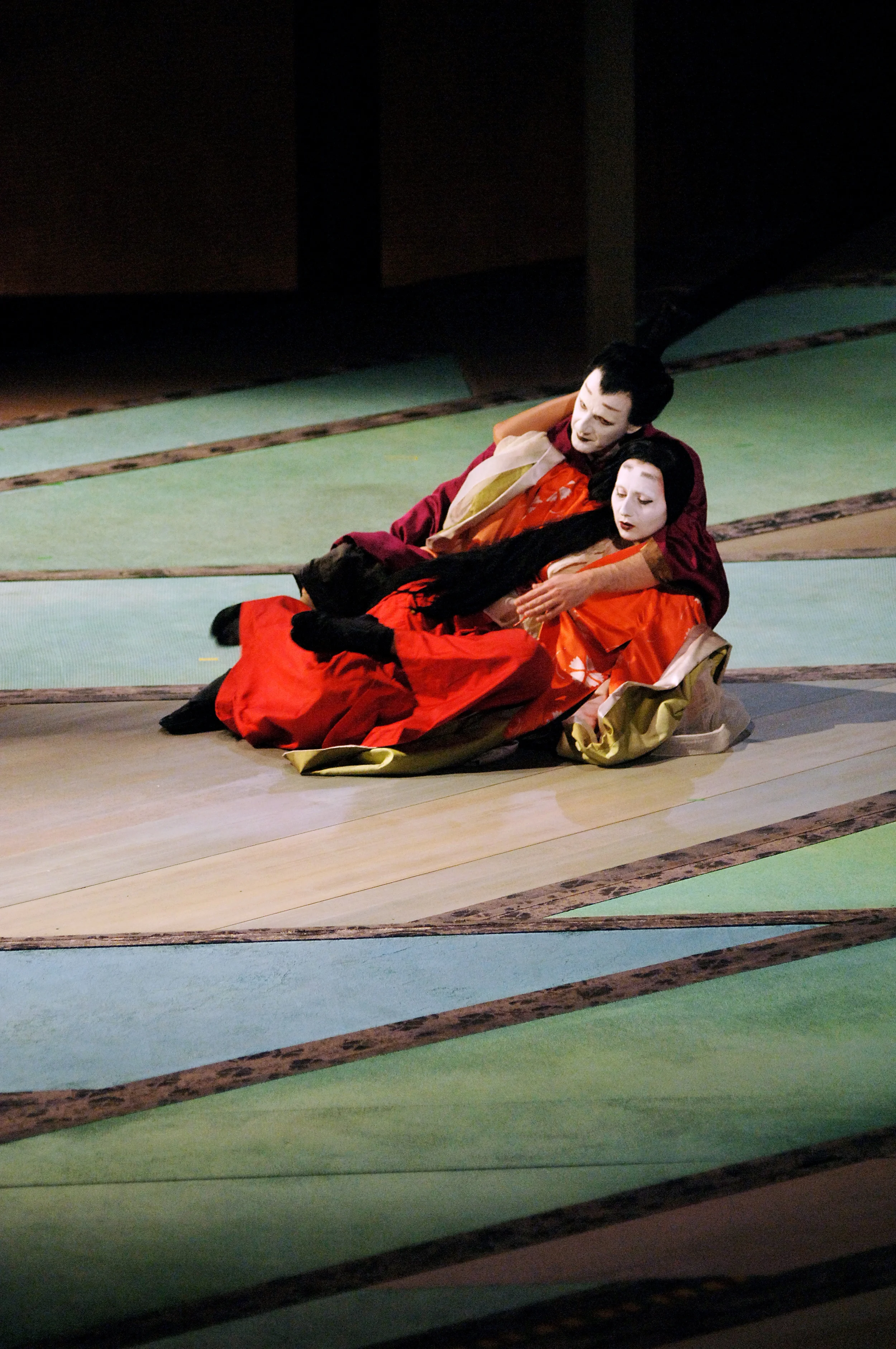 Set- Daniel Jeannetau / lighting- Jennifer Tipton / costumes, hair and make-up designed by elizabeth cannon 1st and last photo - Monika Rittershaus / all other photos - paris opera