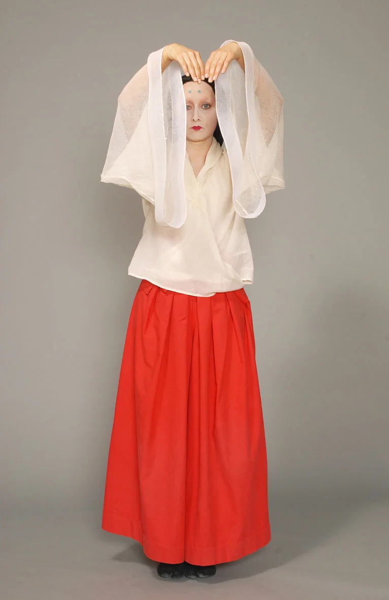 Anna Radziejewska as Izumi