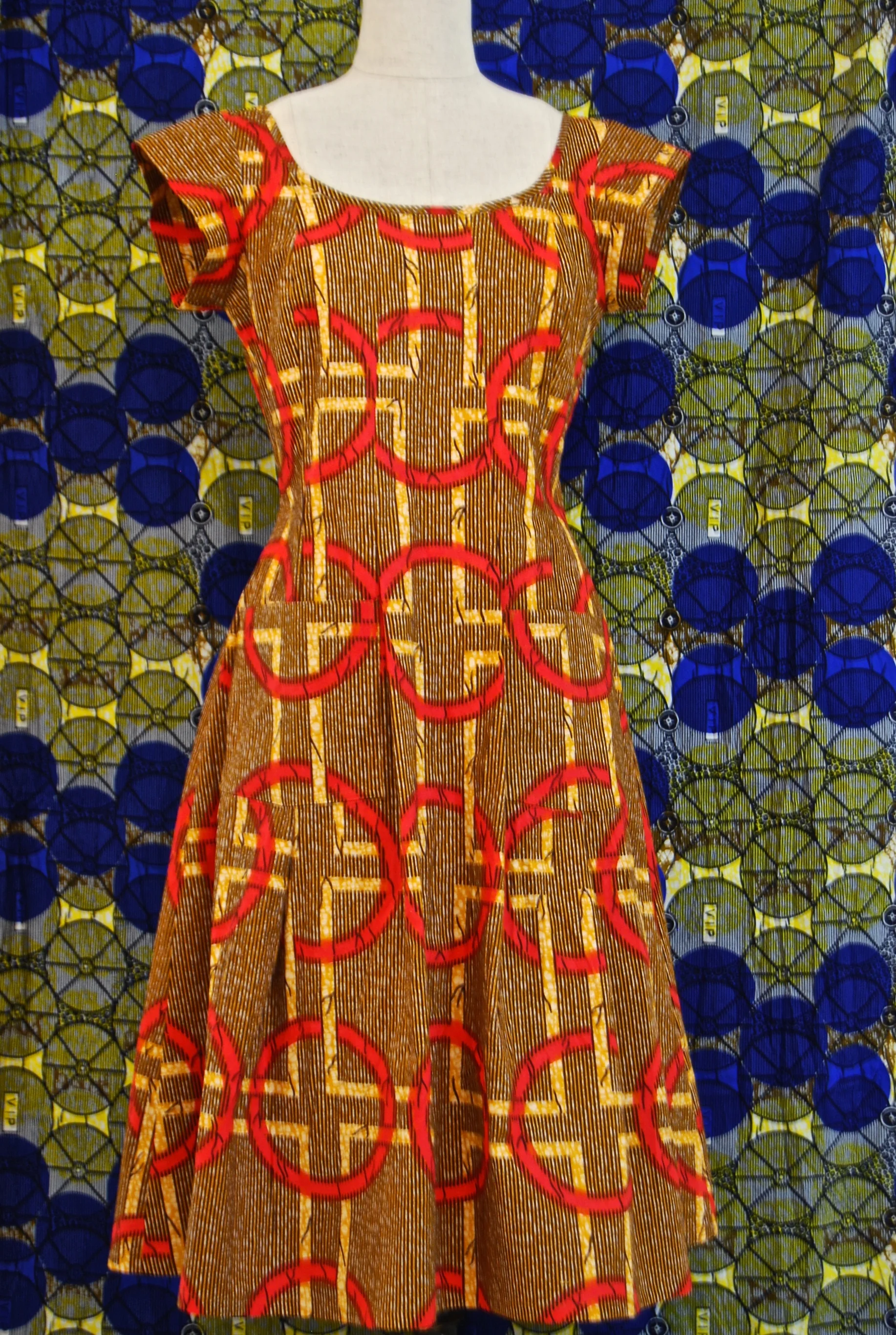 wax- print with pockets in a size 10-12