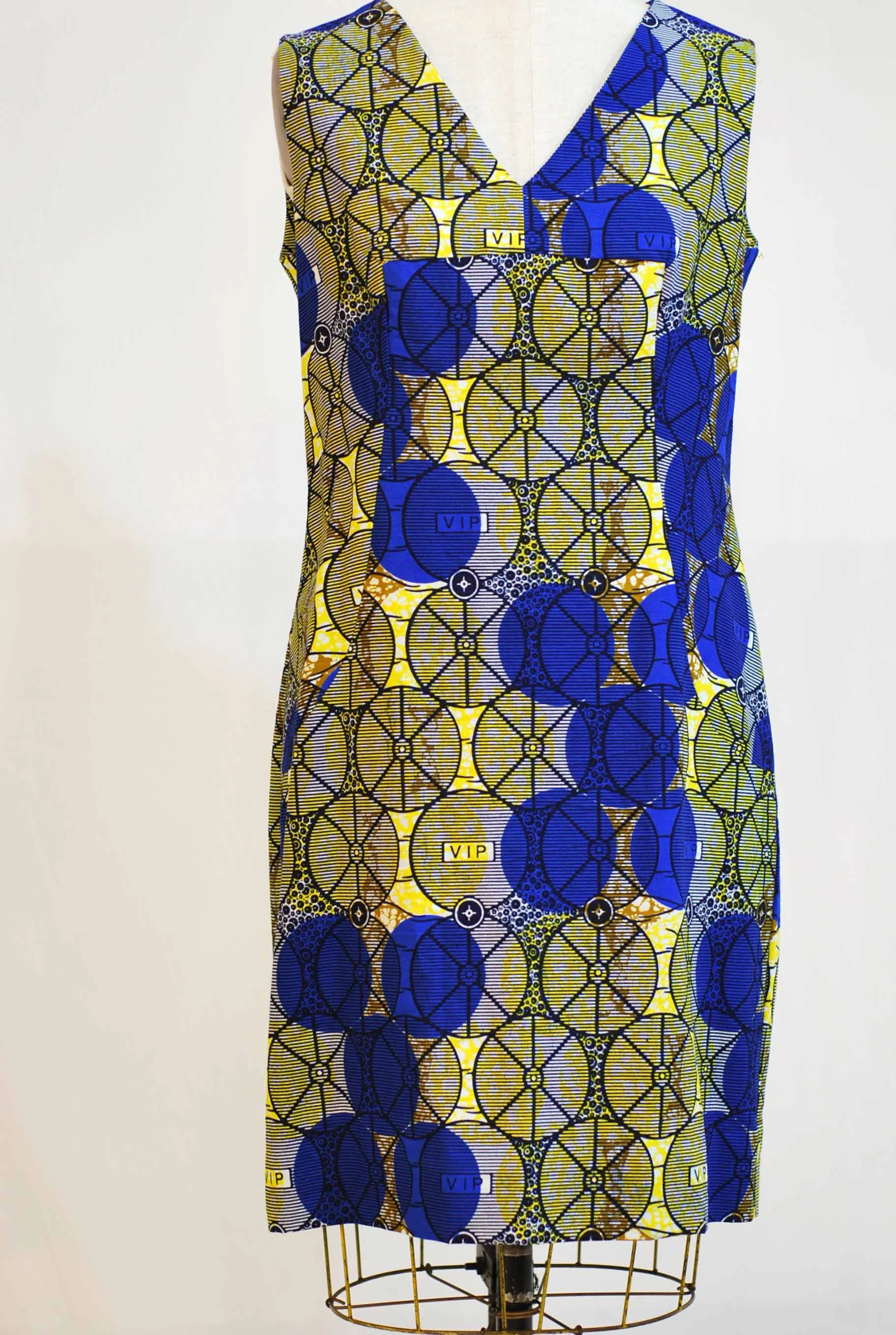 VIP Dress - sz 10 waist 34' bust 38" - was $475 now $300. 100% Cotton machine washable 