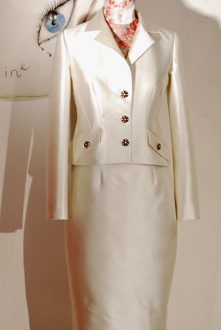  pearl silk &amp; wool suit - lined in silk charmeuse - antique cloisonné buttons - size 8-10  - $750 