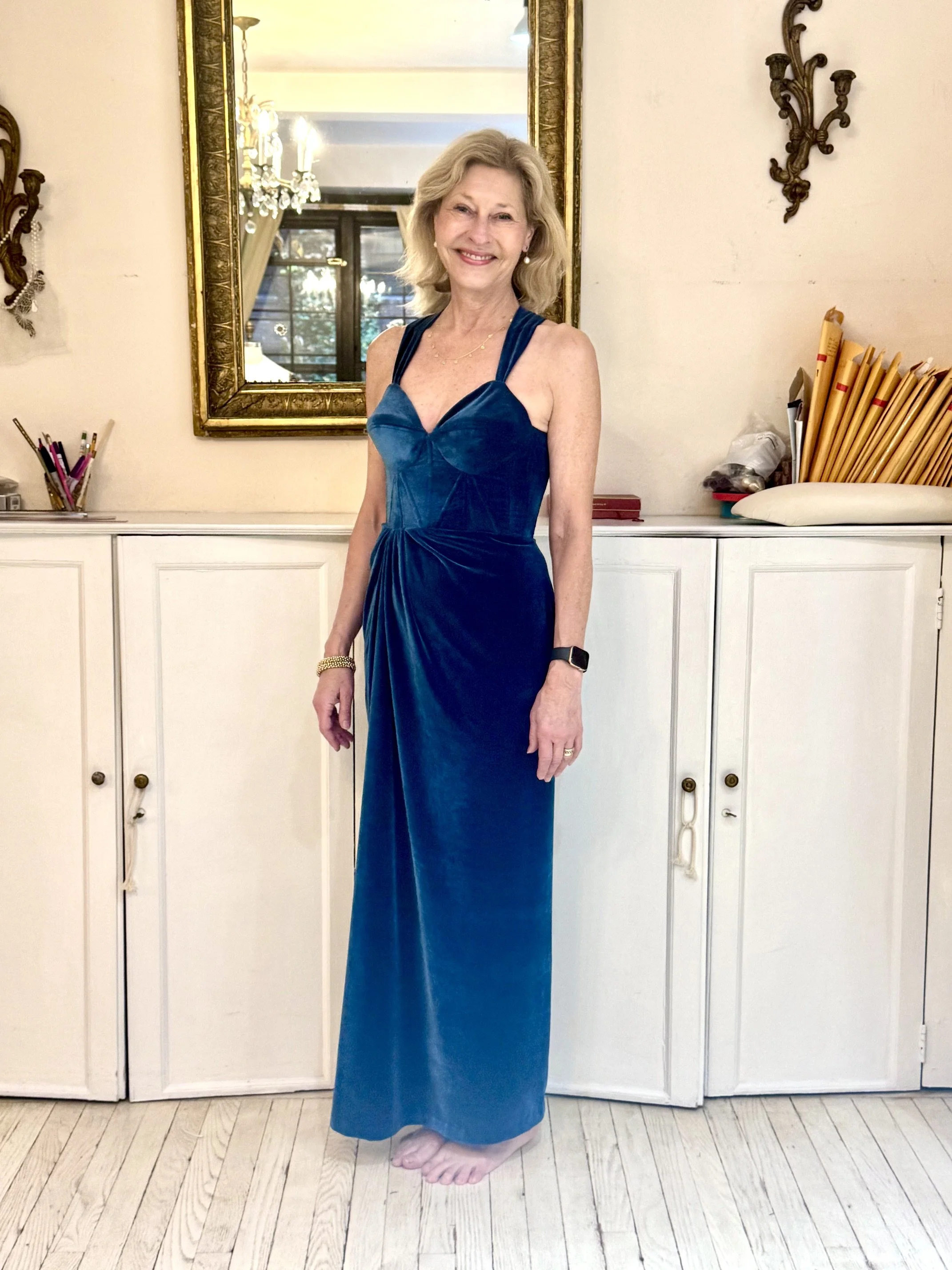  Laurie Eustis in blue velvet gown  