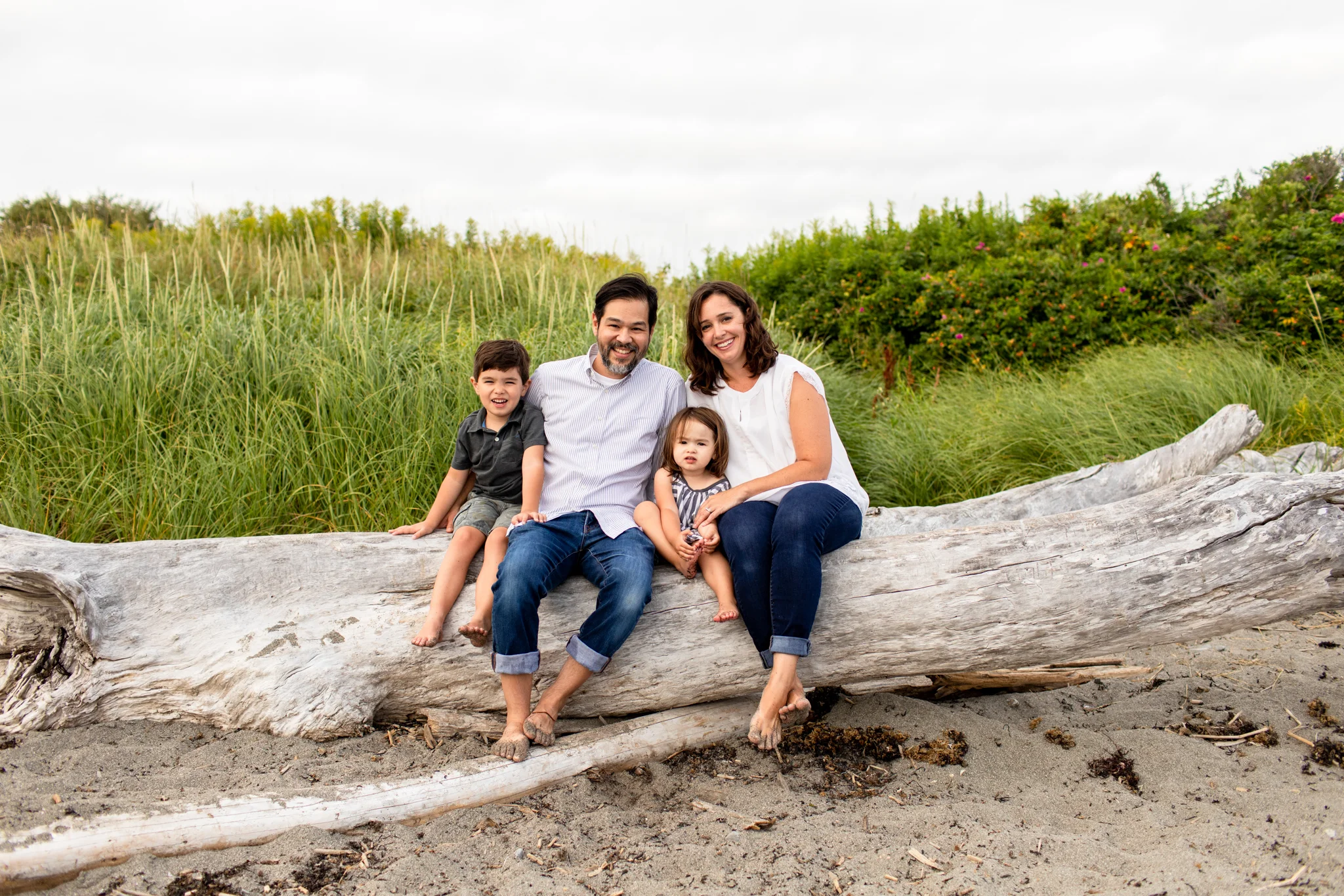 maine-family-photographer-beach-lifestyle -34.jpg