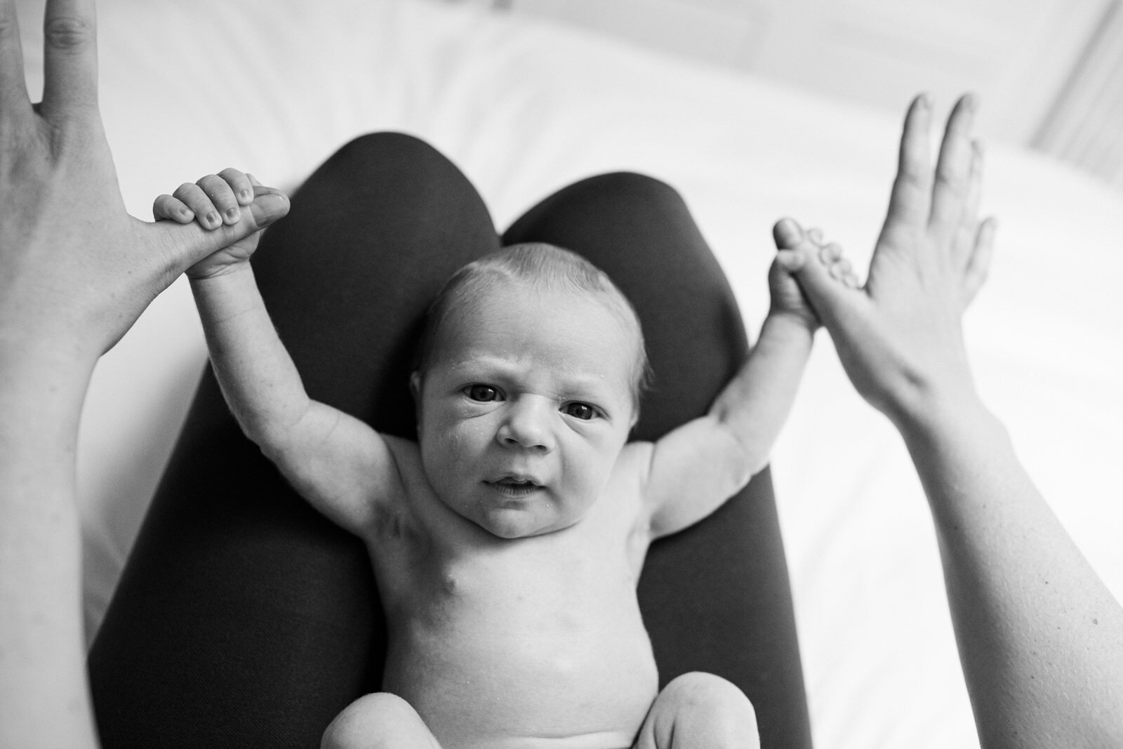 maine-newborn-photographer-lifestyle-21.jpg
