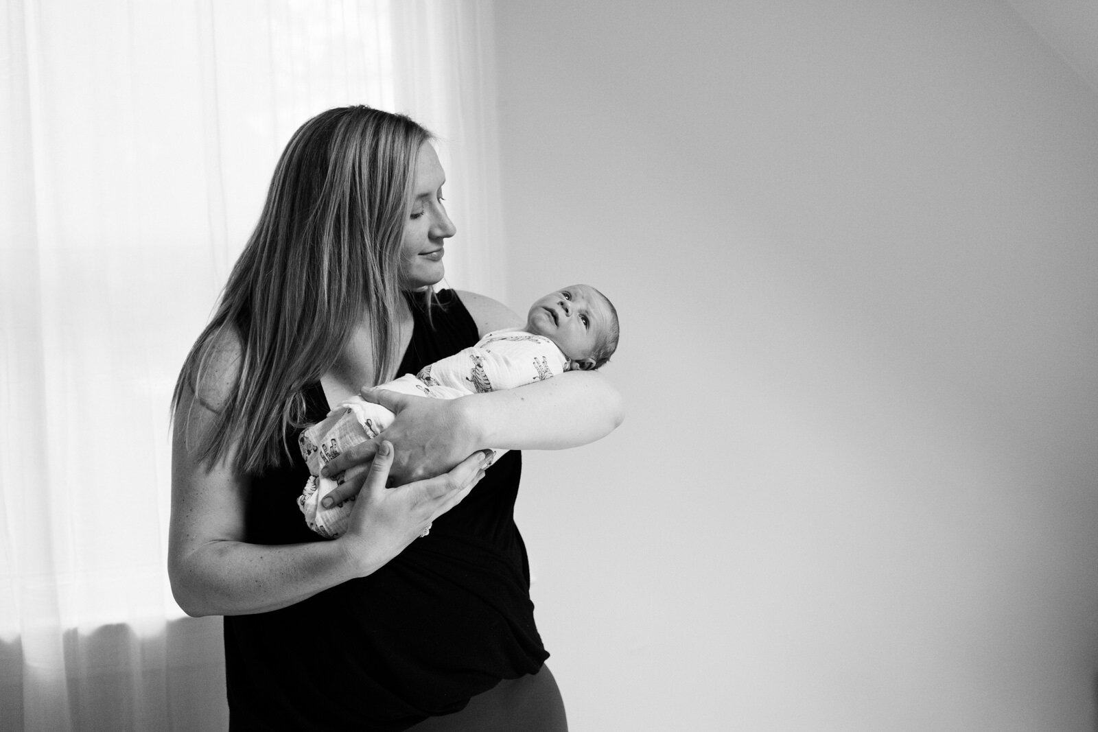 maine-newborn-photographer-lifestyle-40.jpg