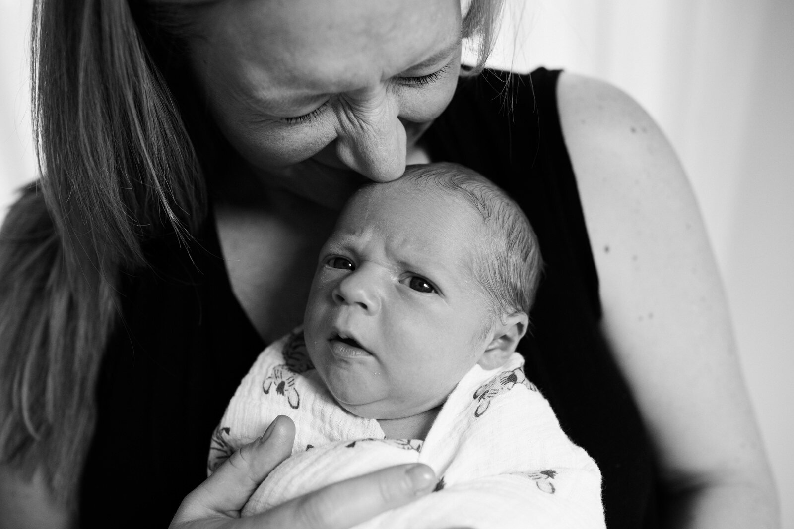 maine-newborn-photographer-lifestyle-46.jpg