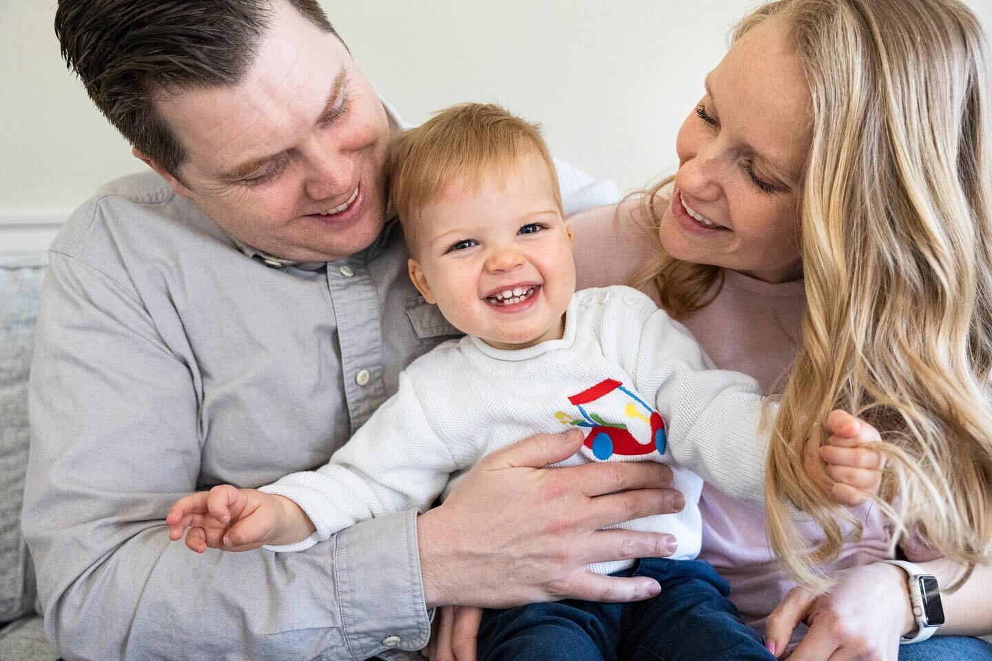 Sneaking in a last minute session with this family last weekend was so much fun. I mean, how adorable is this little dude&rsquo;s smile?! He was such a joy to photograph.✨ .
.
.
.
.
.
#stepheneycollinsphotography #familymemorykeeper #clickcommunity #