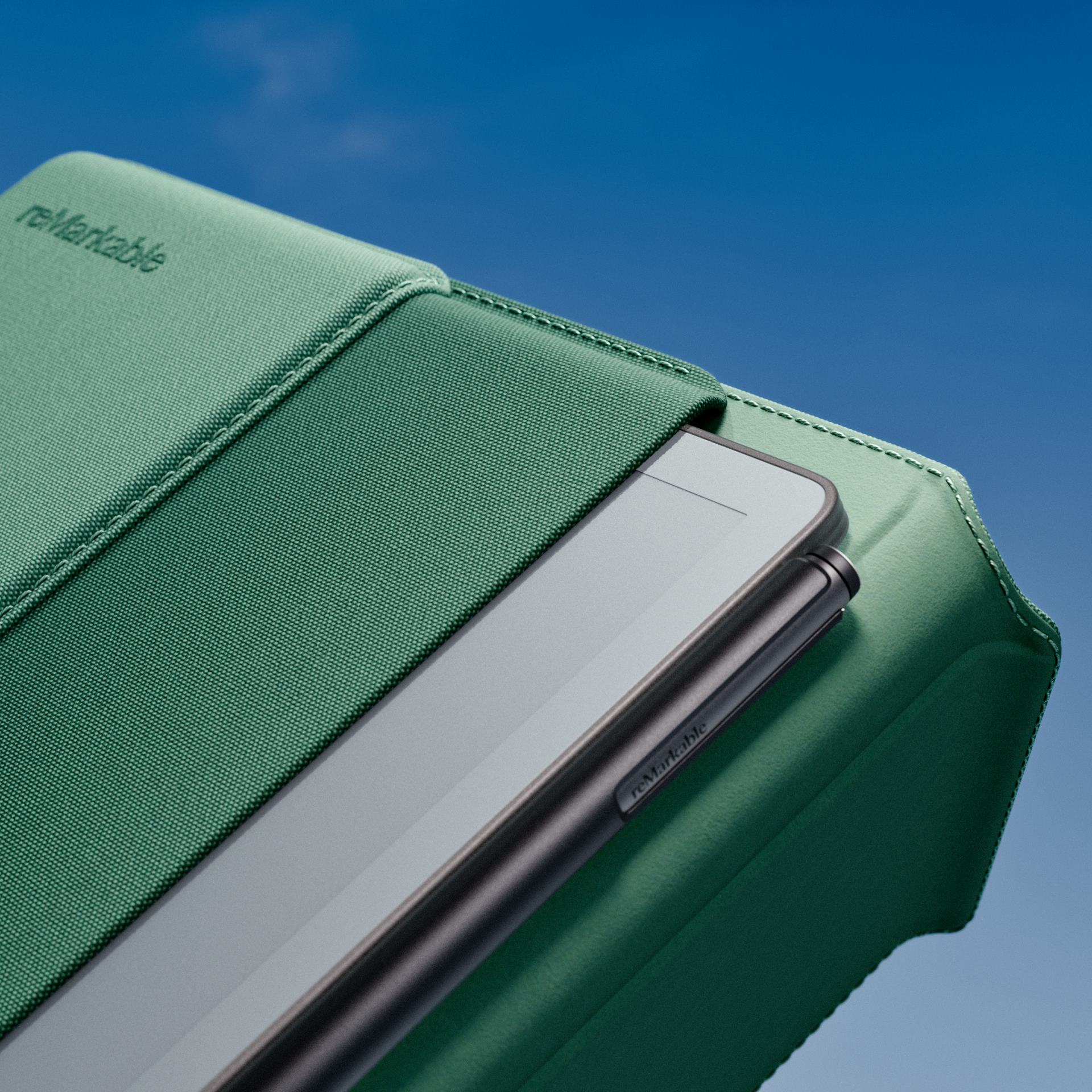 rMPPure_3D-still_folio-green_close-up 1.png