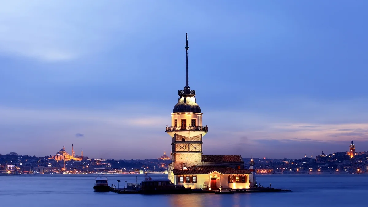 Maiden s Tower in Istanbul.jpg