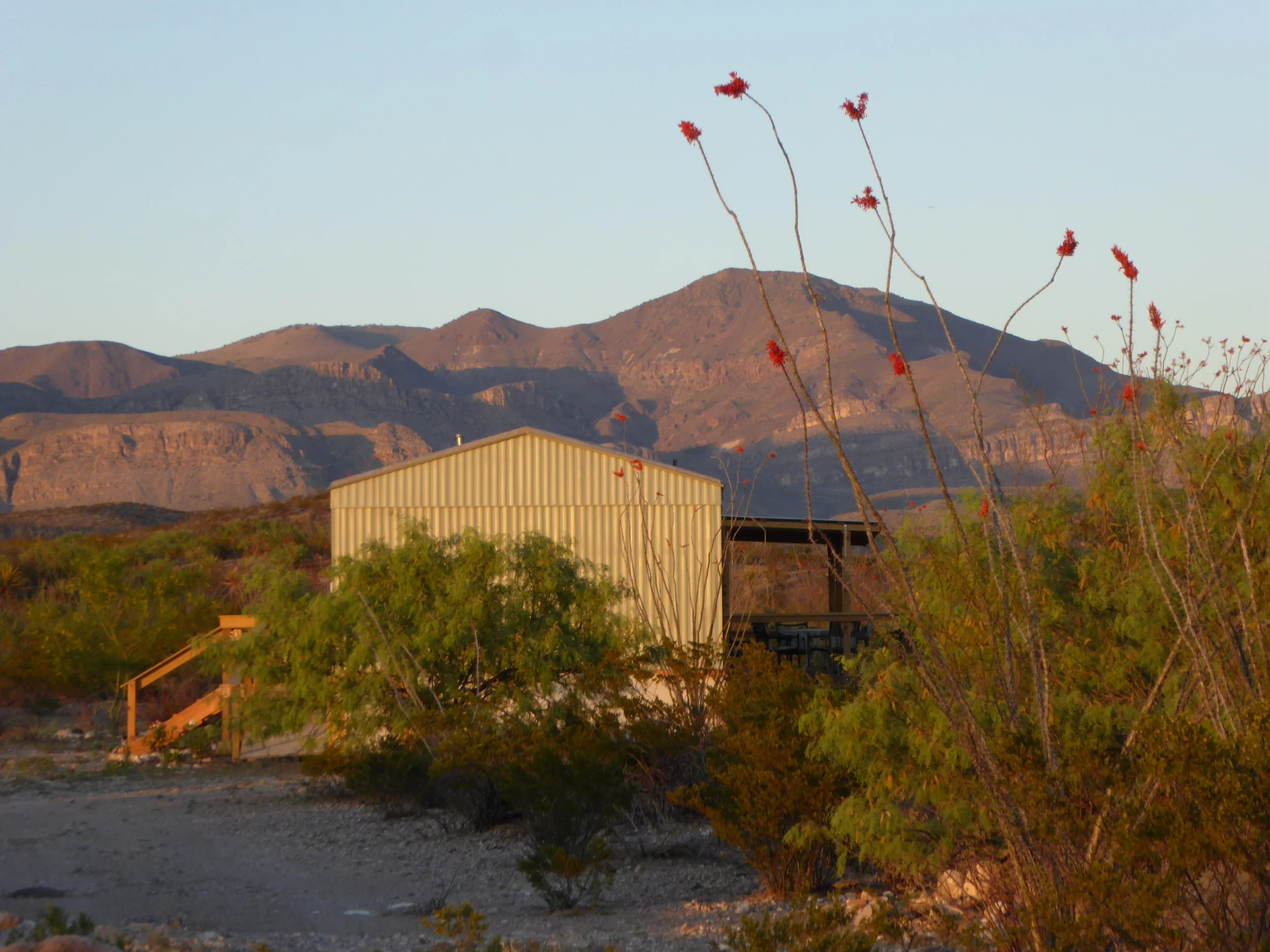 home with mountain in site.JPG