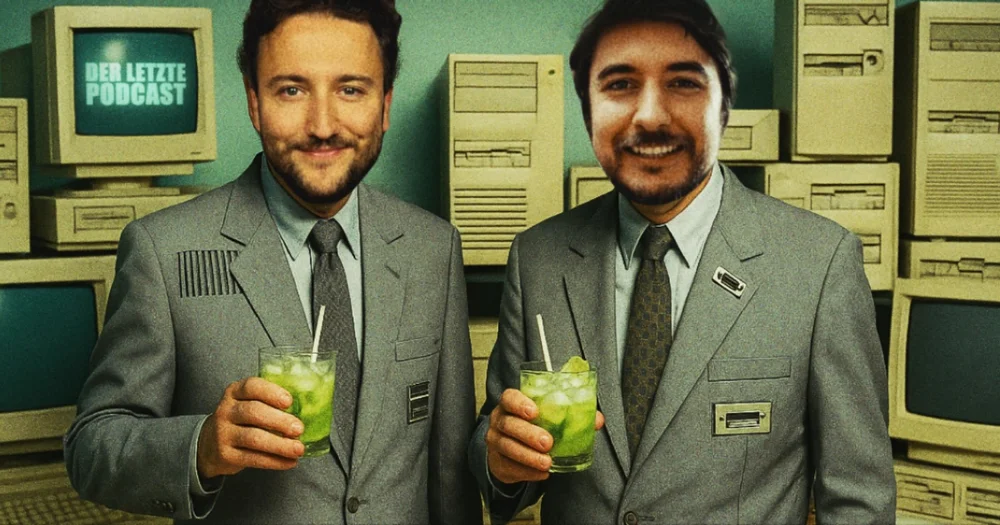 Was ist aus Computergrau geworden? Der magischen Farbe, die fr&uuml;her jeder #PC am ersten Tag des Neukaufs hatte, ehe sich das #Geh&auml;use verf&auml;rbte.

In #DerLetztePodcast suchen der Kaffeemann und Daniel Pook im Jahr 2025 auch den #Maus- &a