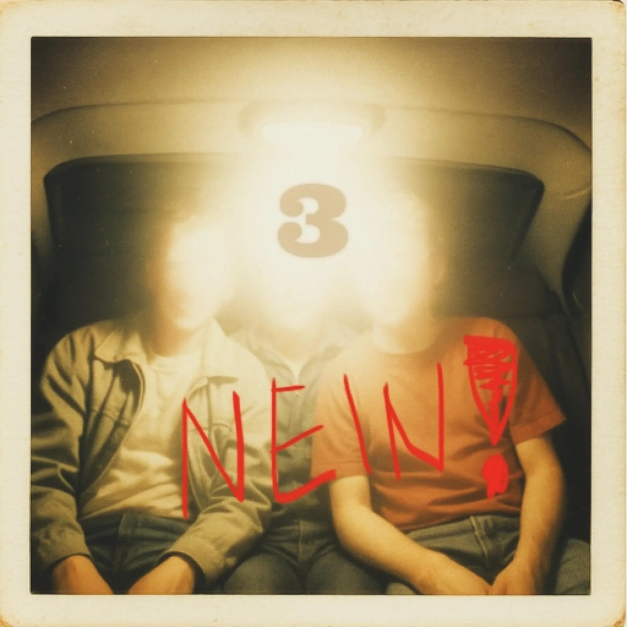 Wenn dieses #Licht angeht, ist Real-Life-Final-Destination-2 angesagt!

Sagte man uns Kindern jedenfalls fr&uuml;her immer auf Autofahrten. Der Kaffeemann und Daniel beleuchten es heute in #DerLetzteAdventskalender genauer f&uuml;r euch.
Und dies ist