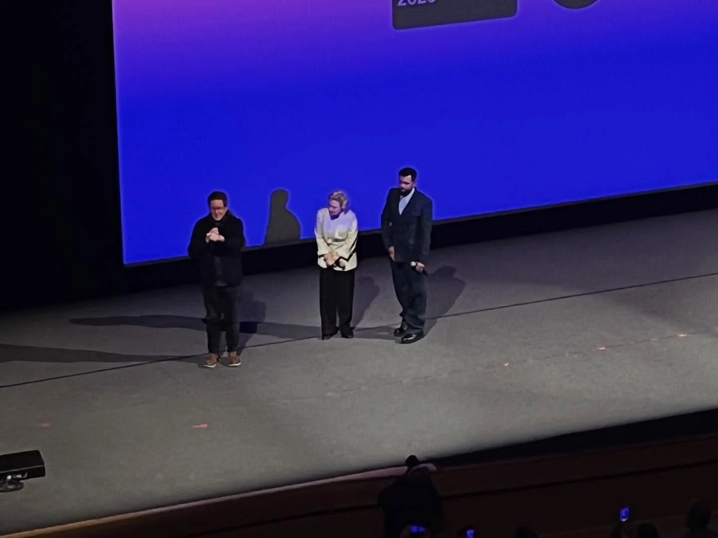 Andrew Stantons neuer #SciFi-Film #InTheBlinkOfAnEye mit Kate McKinnon ist&hellip; hochgradig langweilig und unertr&auml;glich kitschig. 90 Minuten, die Daniel w&auml;hrend der #Sundance-Premiere wie Folter vorkamen. Und das, obwohl er sogar &bdquo;F