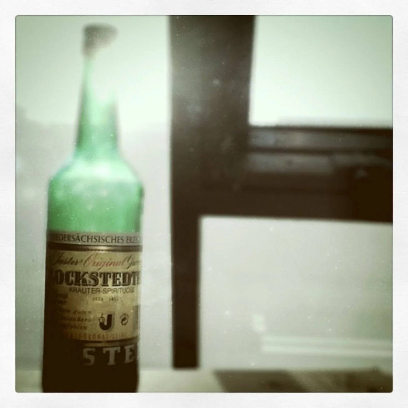 Foto der Original-Lockstedter-Flasche aus AreaGamesCast 92 im AreaGames-Büro von damals. Bild: © Daniel Pook