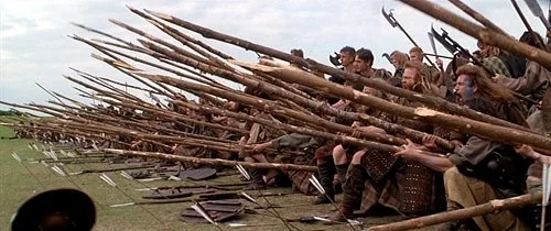 Szenenbild aus Braveheart (© Walt Disney Studios & Leonine) als satirische Untermalung eines Artikels über Zahnstocher in Das Letzte Wiki.