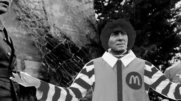 Satirische Bildmontage der Werbefigur Ronald McDonald mit dem Gesicht von Erwin Rommel. Die Parodiefigure "Rommel McDonald" taucht in "Das Letzte Wiki" auf.