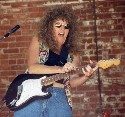 Live Music: Teresa Russell, 6-9 pm / Food Truck: SB Food Connection 