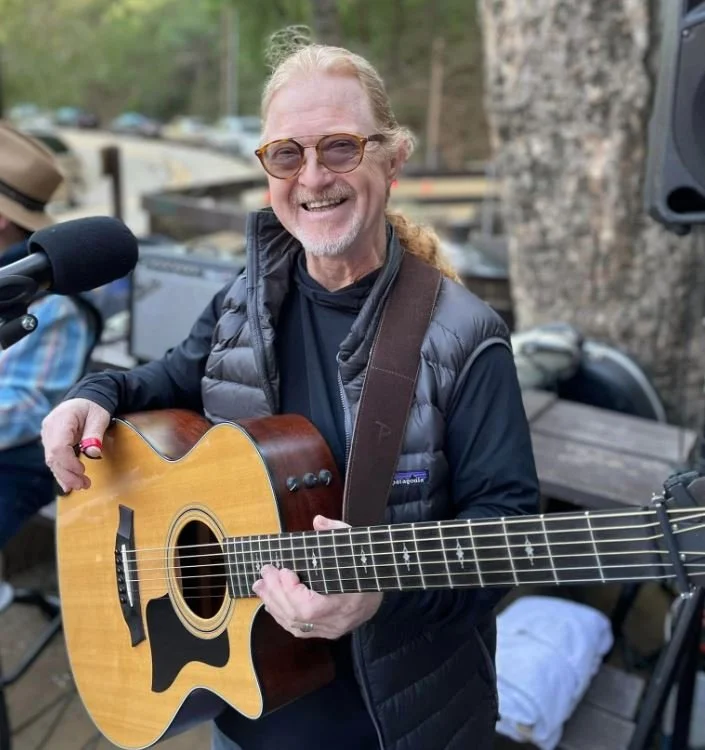 Live Music: Bob Schetter, 2-5 pmpm/ Food Truck: SB Food Connection